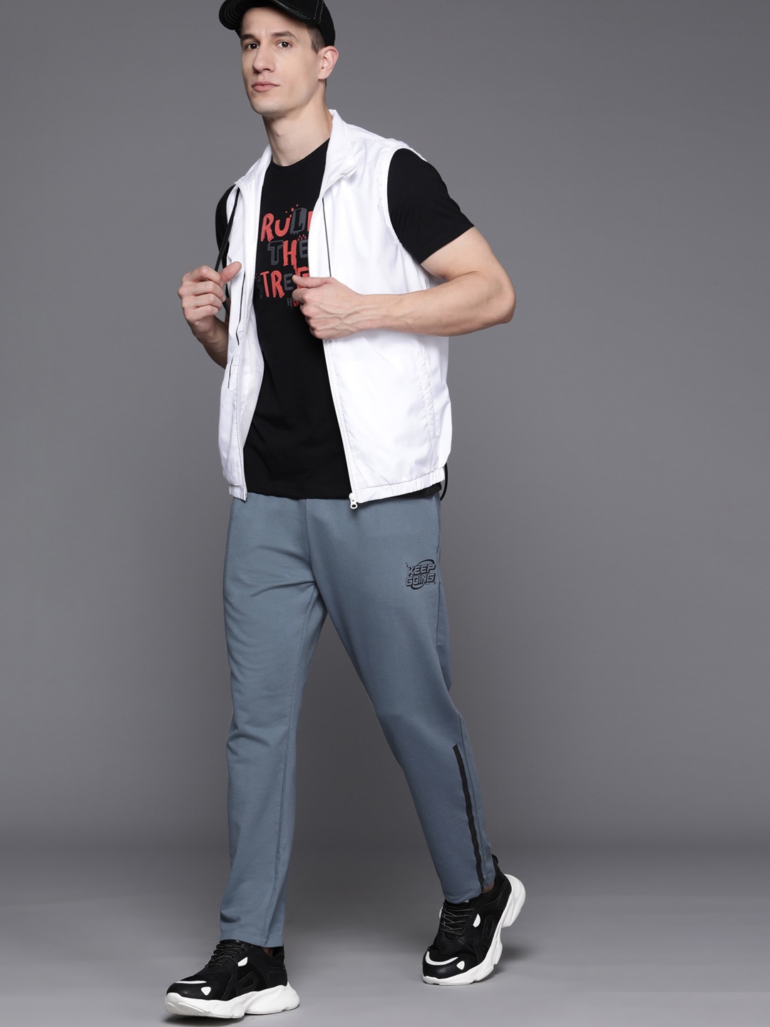 

HRX by Hrithik Roshan Men Lifestyle Track Pants, Grey