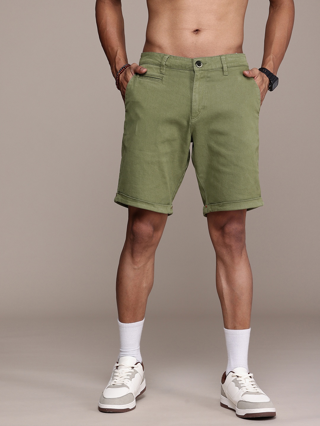 

The Roadster Life Co. Men Solid Above Knee Regular Shorts, Green