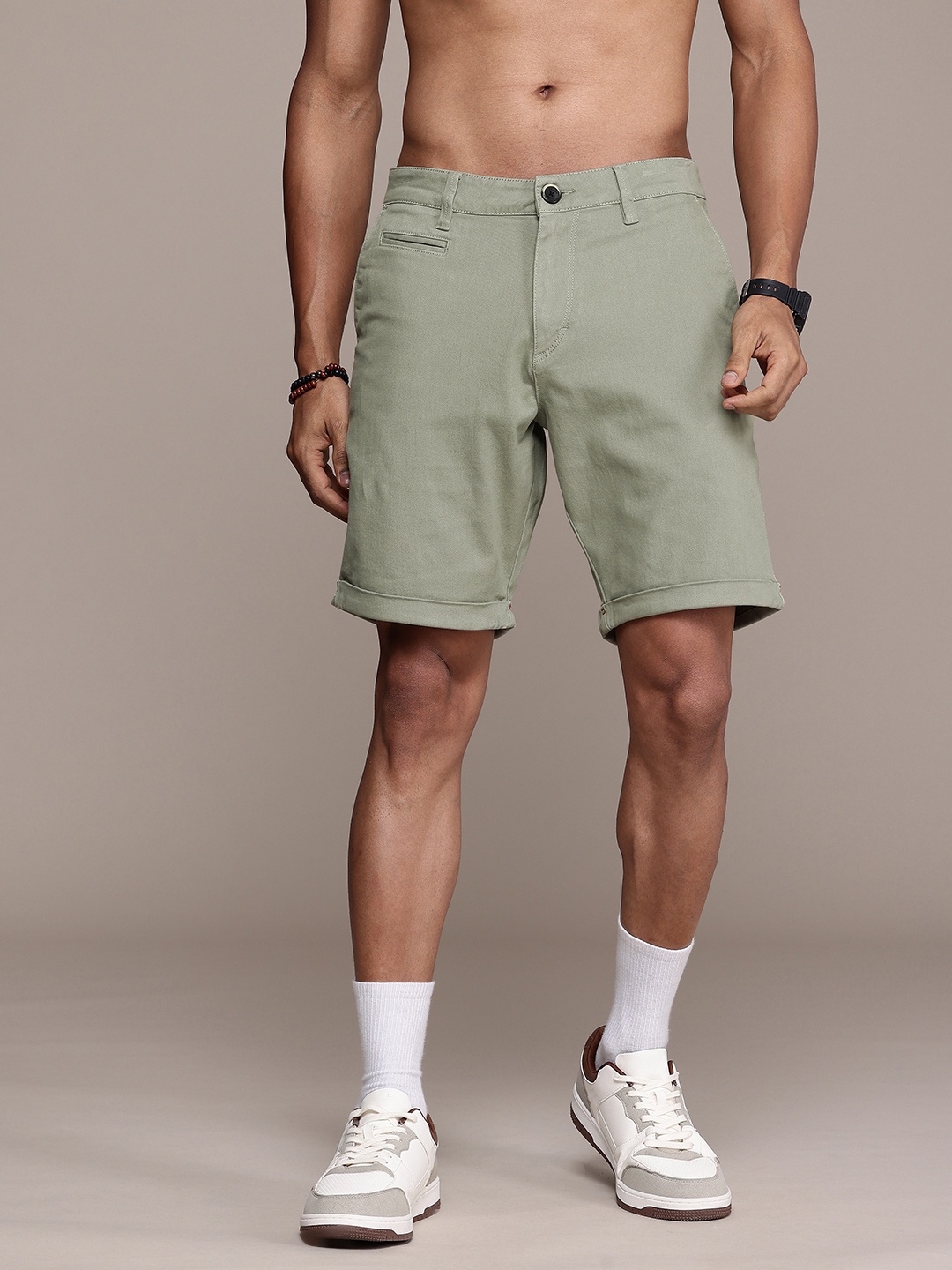 

The Roadster Life Co. Men Solid Above Knee Regular Shorts, Green
