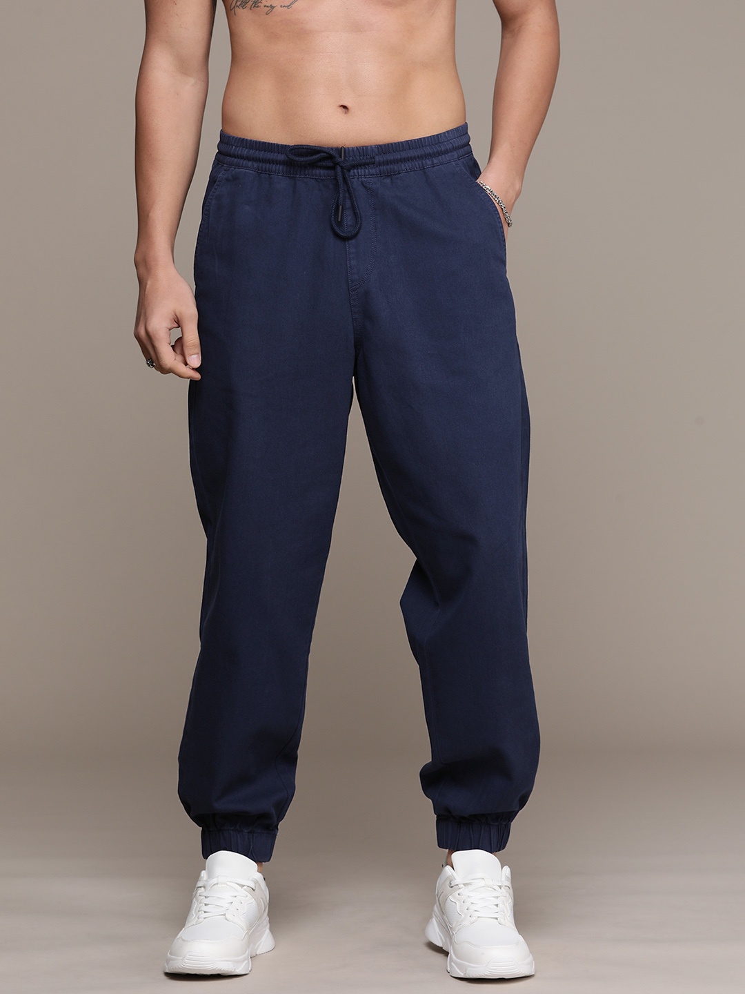 

The Roadster Life Co. Men Pure Cotton Relaxed Fit Joggers, Navy blue