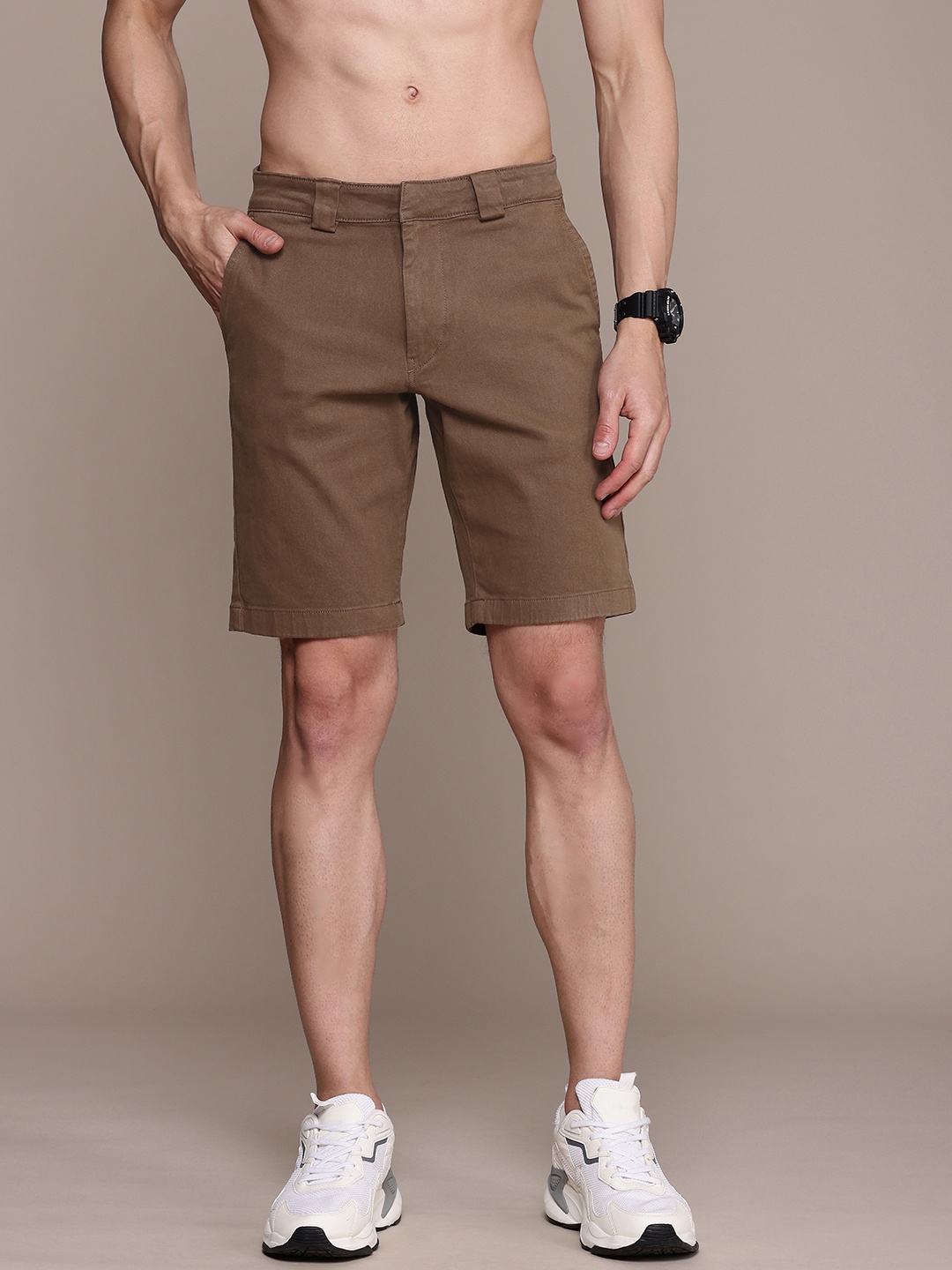 

The Roadster Life Co. Men Chino Shorts, Brown
