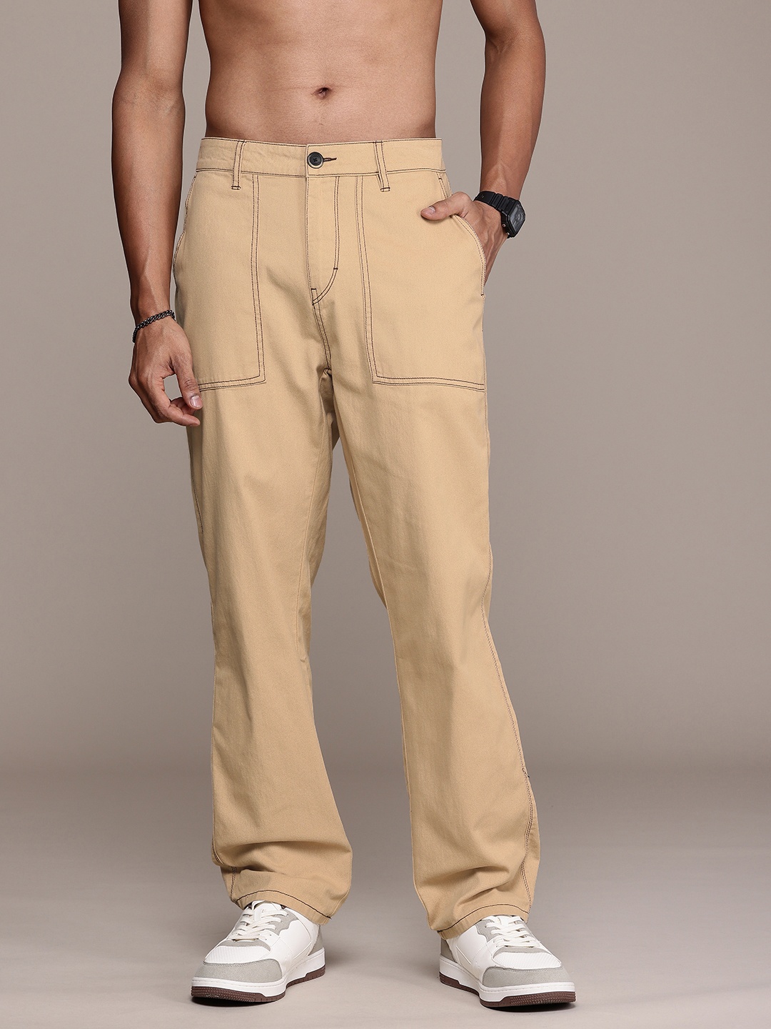 

The Roadster Life Co. Men Relaxed Fit Chinos Trousers, Beige