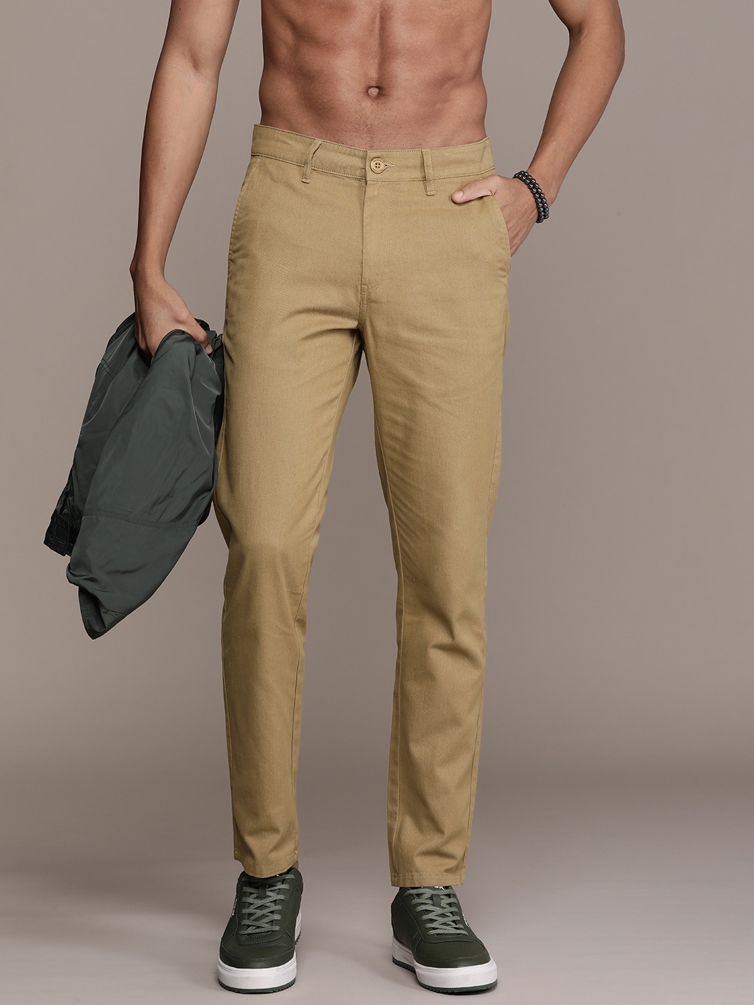 

The Roadster Life Co. Men Pure Cotton Chinos Trousers, Khaki