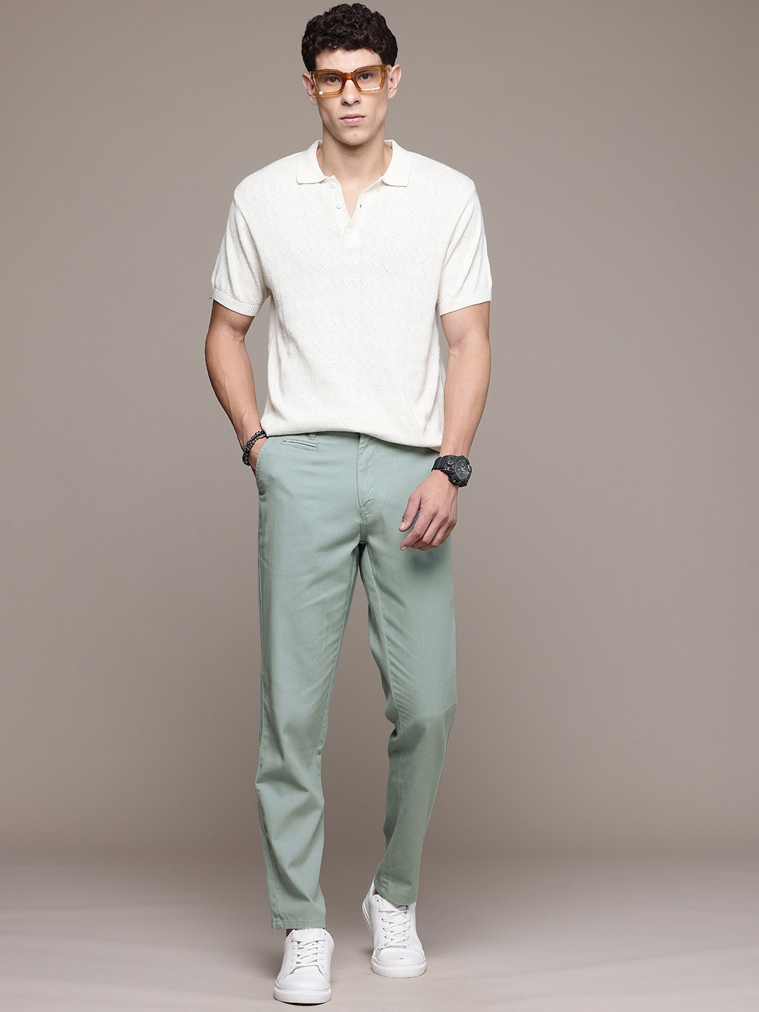 

The Roadster Life Co. Men Pure Cotton Chino Trousers, Blue