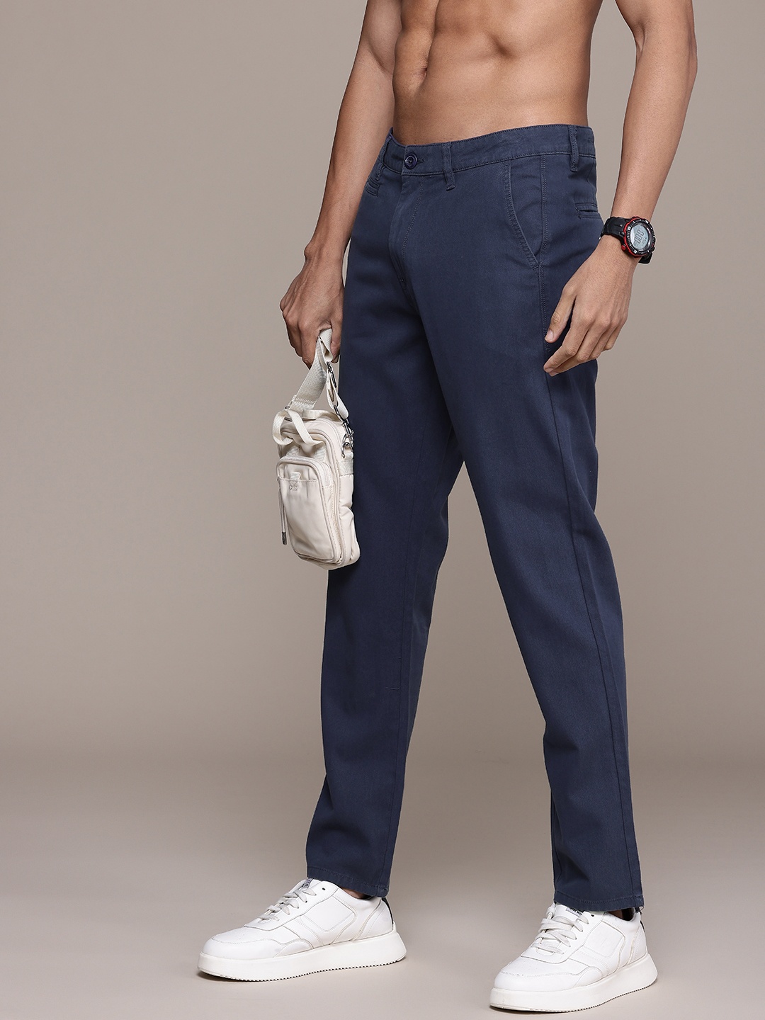 

The Roadster Life Co. Men Pure Cotton Chinos Trousers, Navy blue