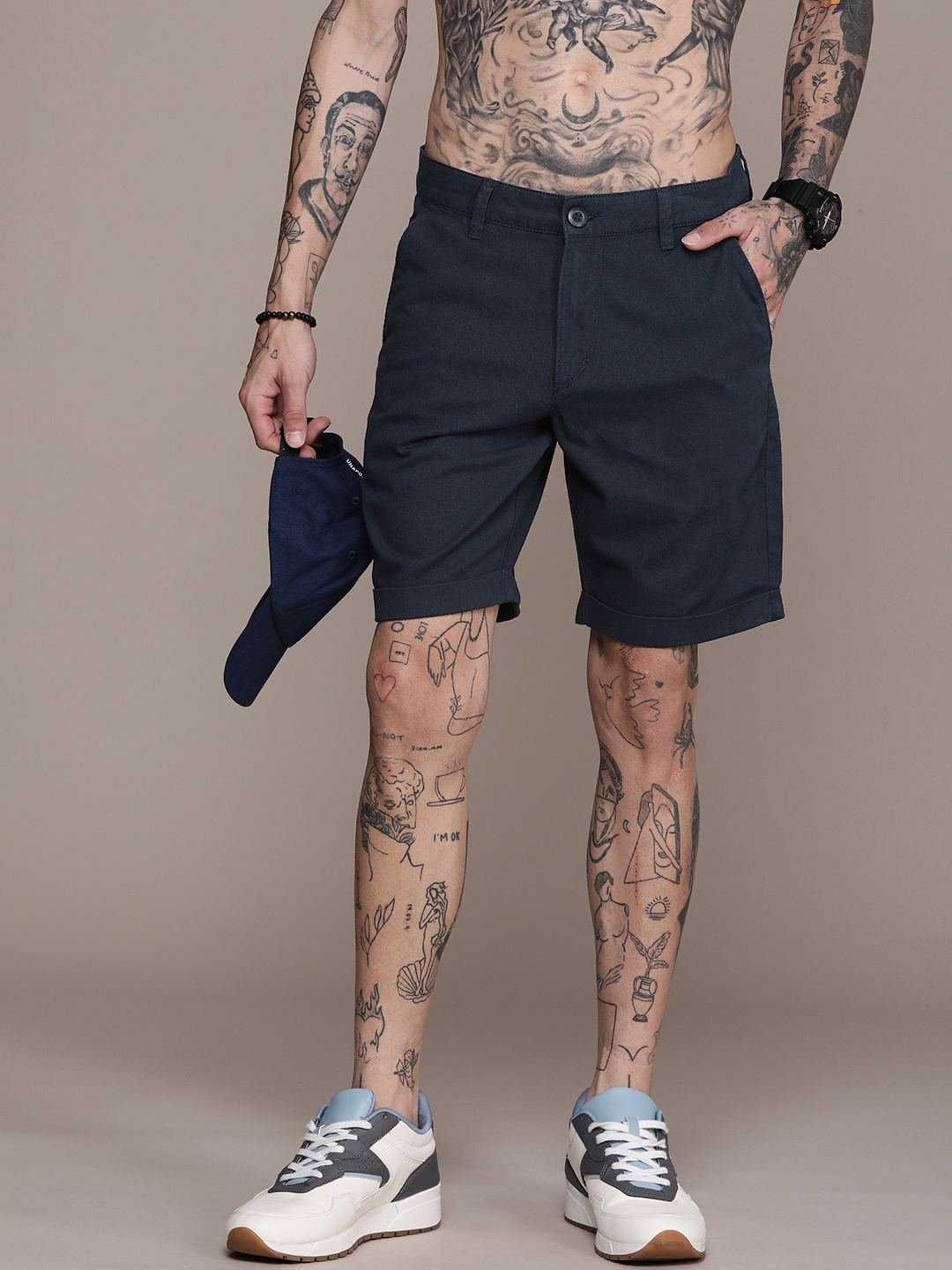 

The Roadster Life Co. Men Pure Cotton Chino Shorts, Navy blue