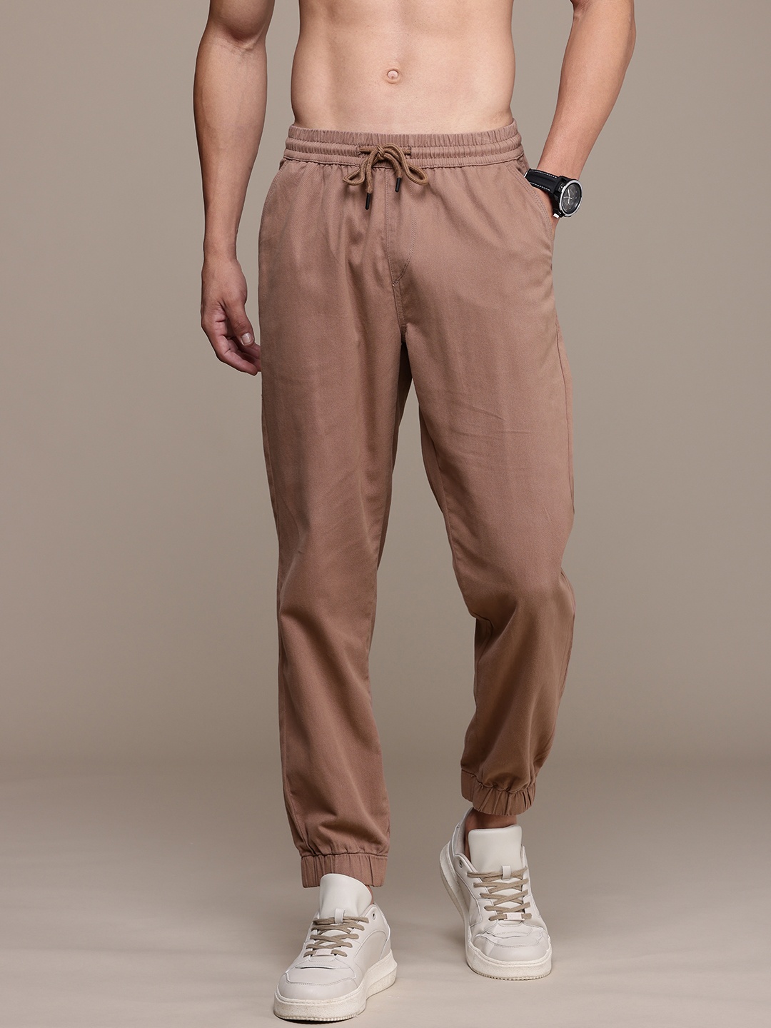 

The Roadster Life Co. Men Pure Cotton Joggers, Mauve