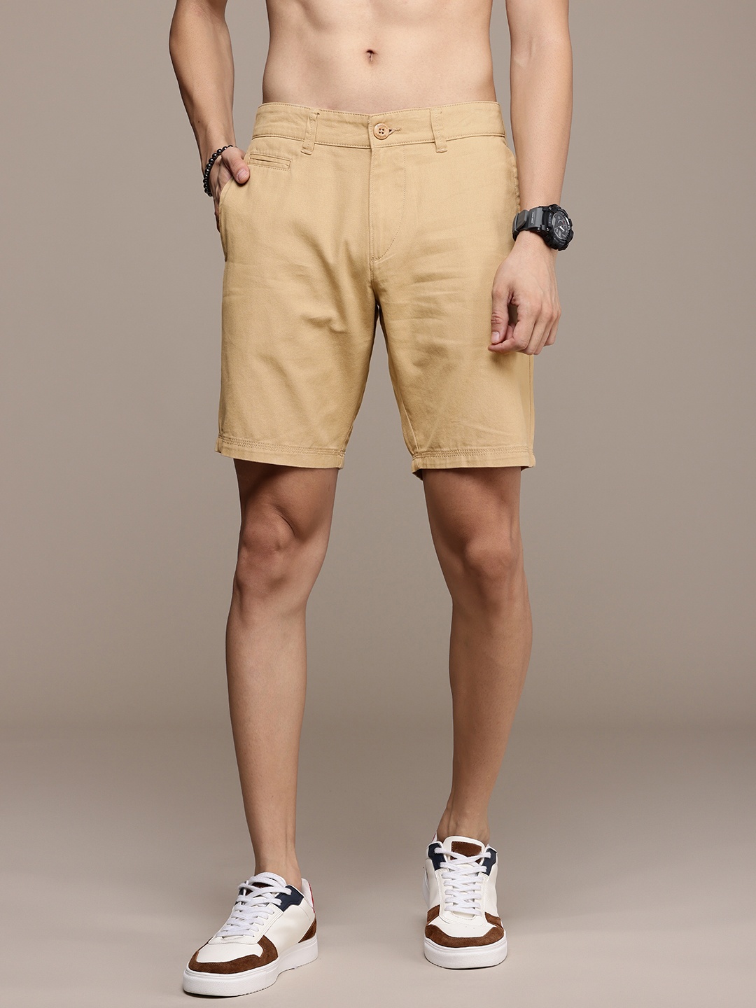 

The Roadster Life Co. Men Pure Cotton Chino Shorts, Khaki