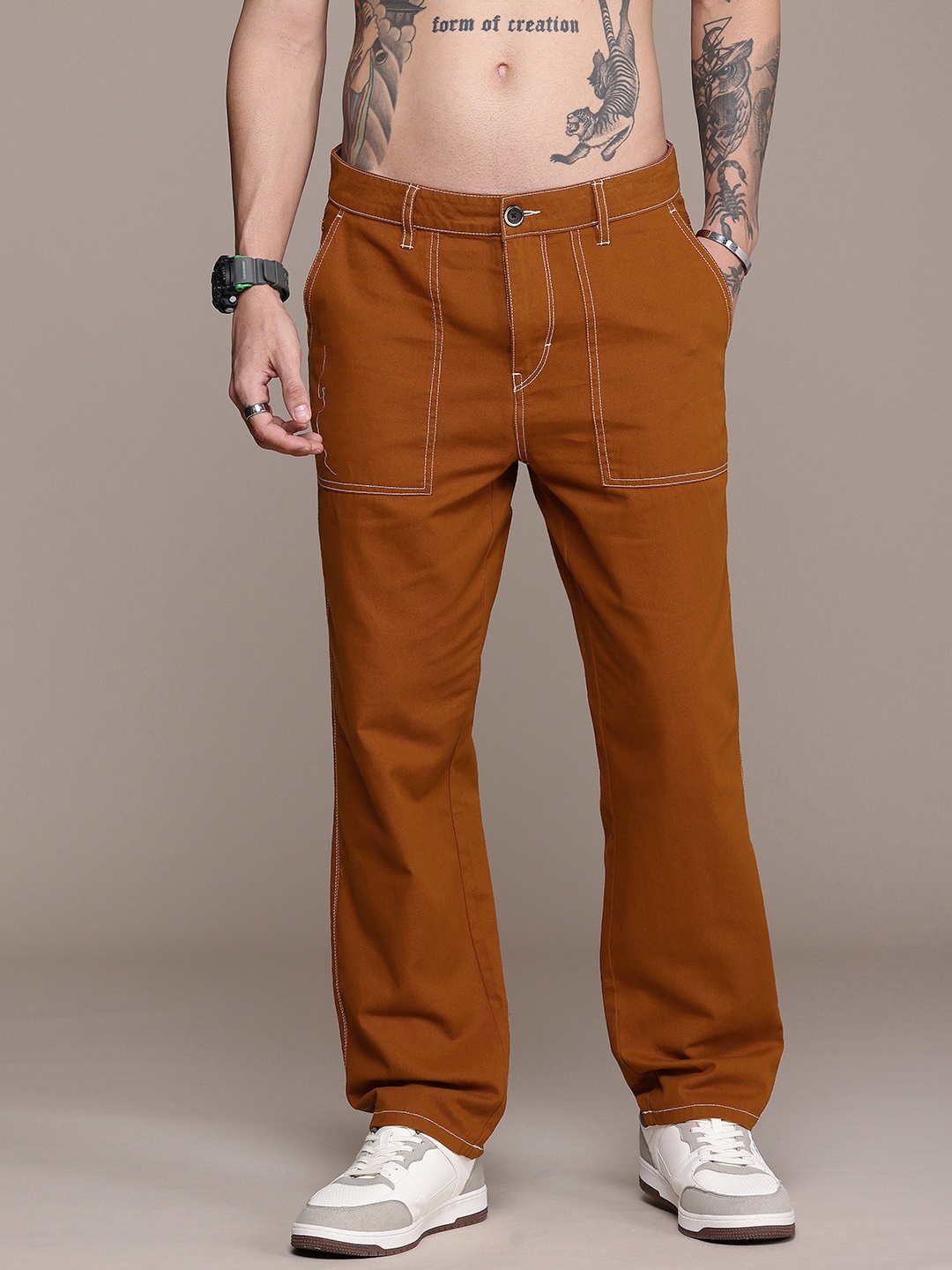 

The Roadster Life Co. Men Relaxed Fit Chinos Trousers, Rust