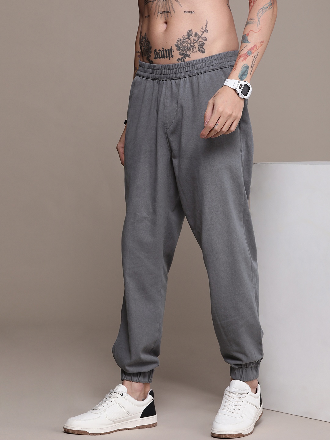 

The Roadster Life Co. Men Pure Cotton Mid-Rise Joggers, Grey