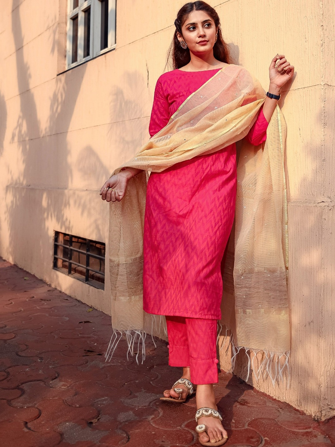 

Vinya Geometric Printed Regular Kurta with Trousers & Dupatta, Pink