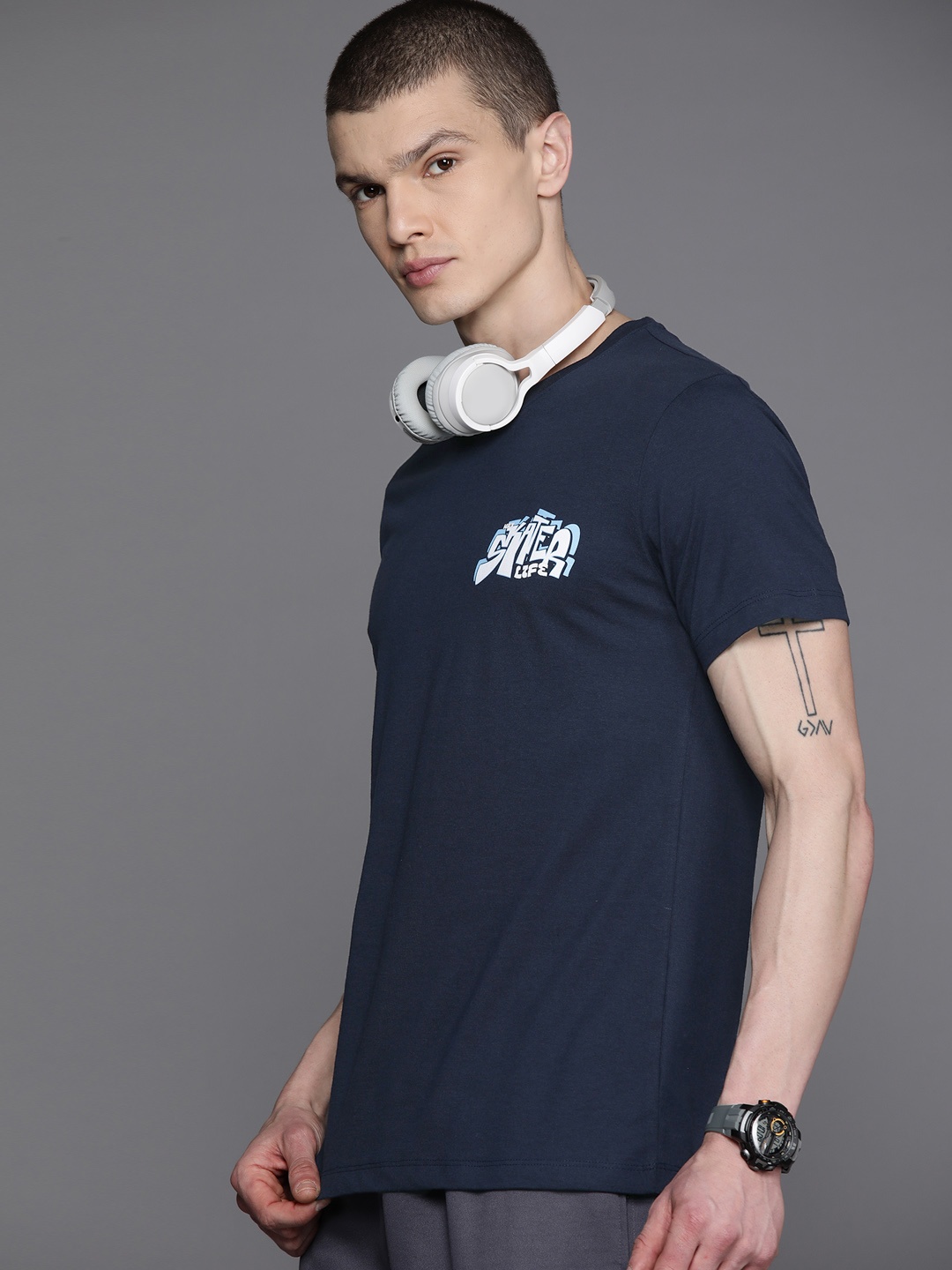 

HRX by Hrithik Roshan Men Printed Detail T-shirt, Navy blue