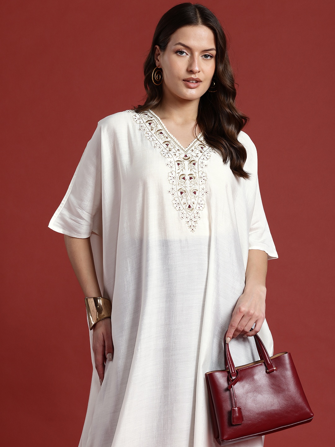 

all about you Embroidered Detail Extended Sleeves Kurta, White