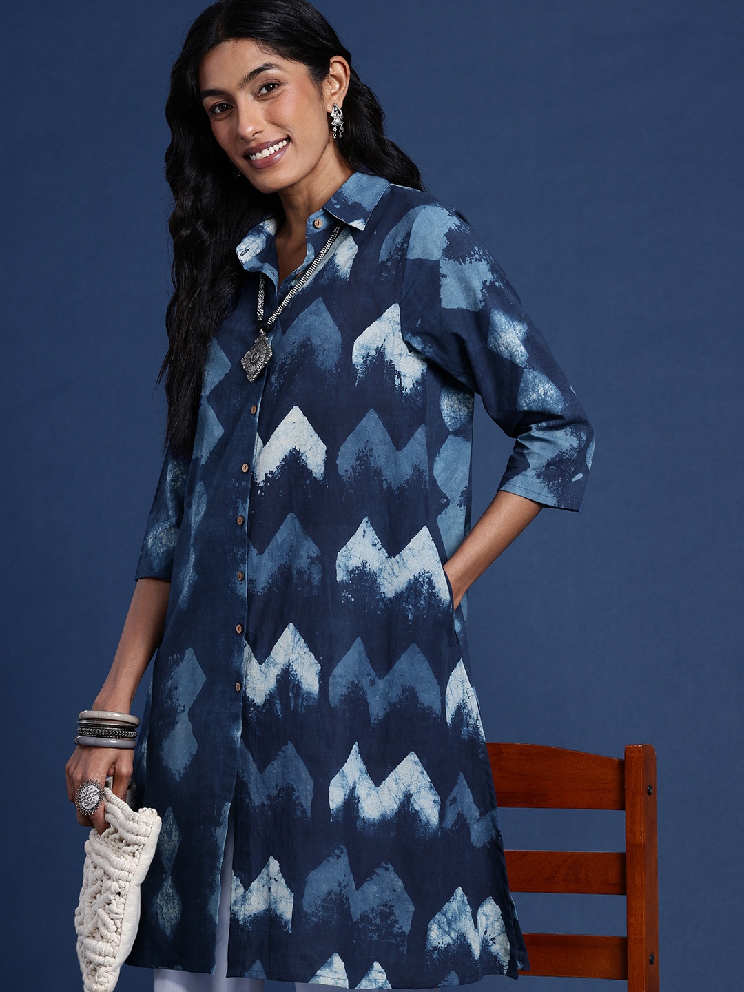 

Taavi Dabu Printed Pure Cotton Kurta, Navy blue