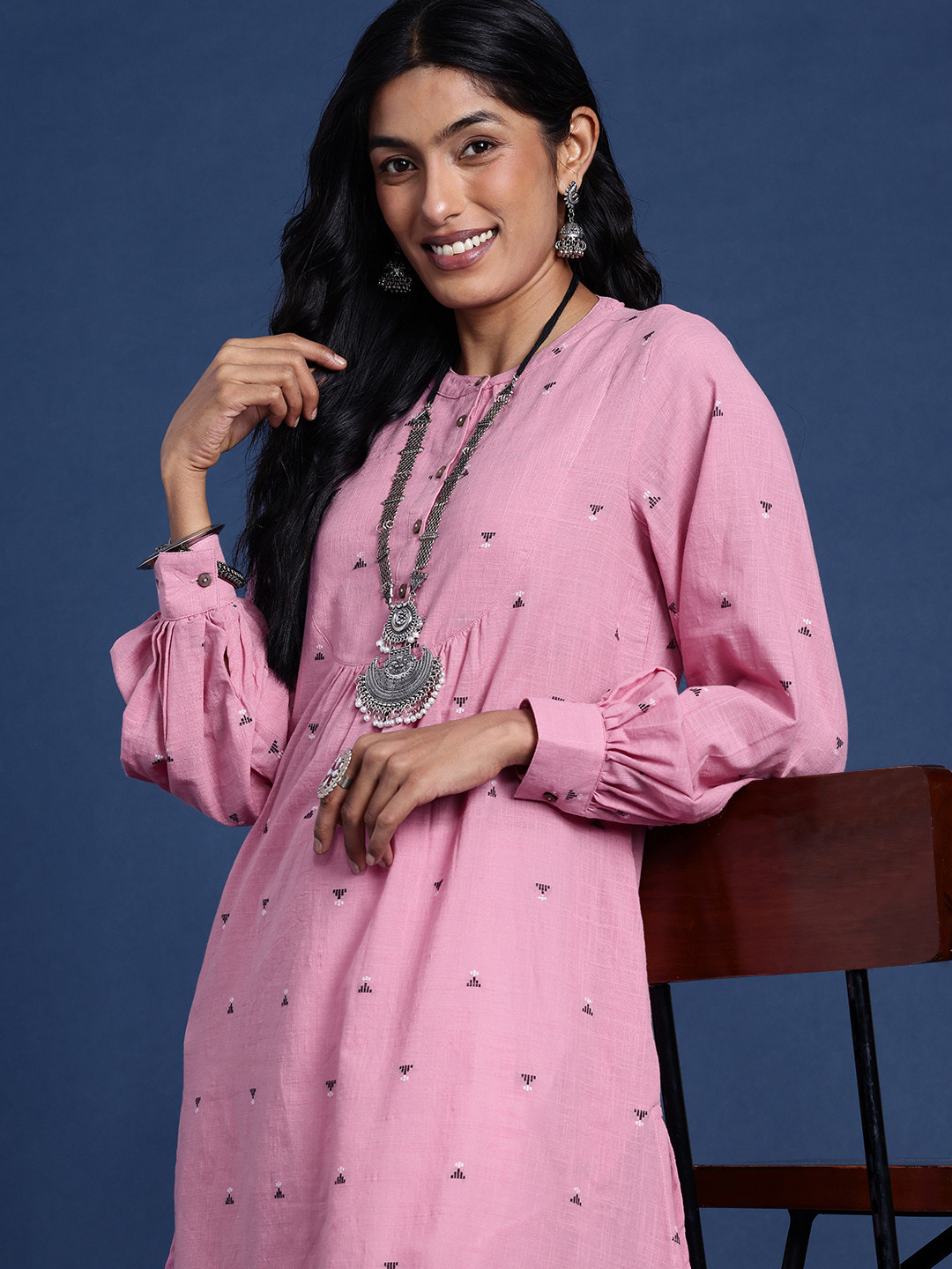 

Taavi Woven Legacy Pure Cotton Kurta, Pink