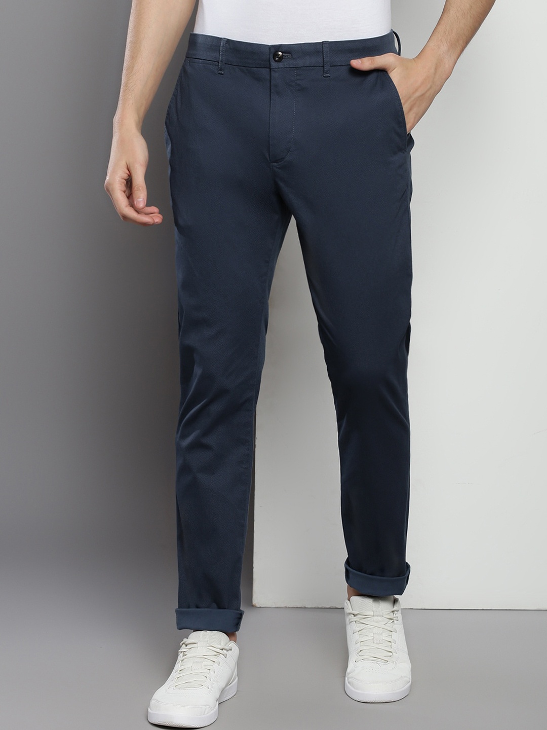 

Tommy Hilfiger Men Slim Fit Textured Chinos Trouser, Navy blue