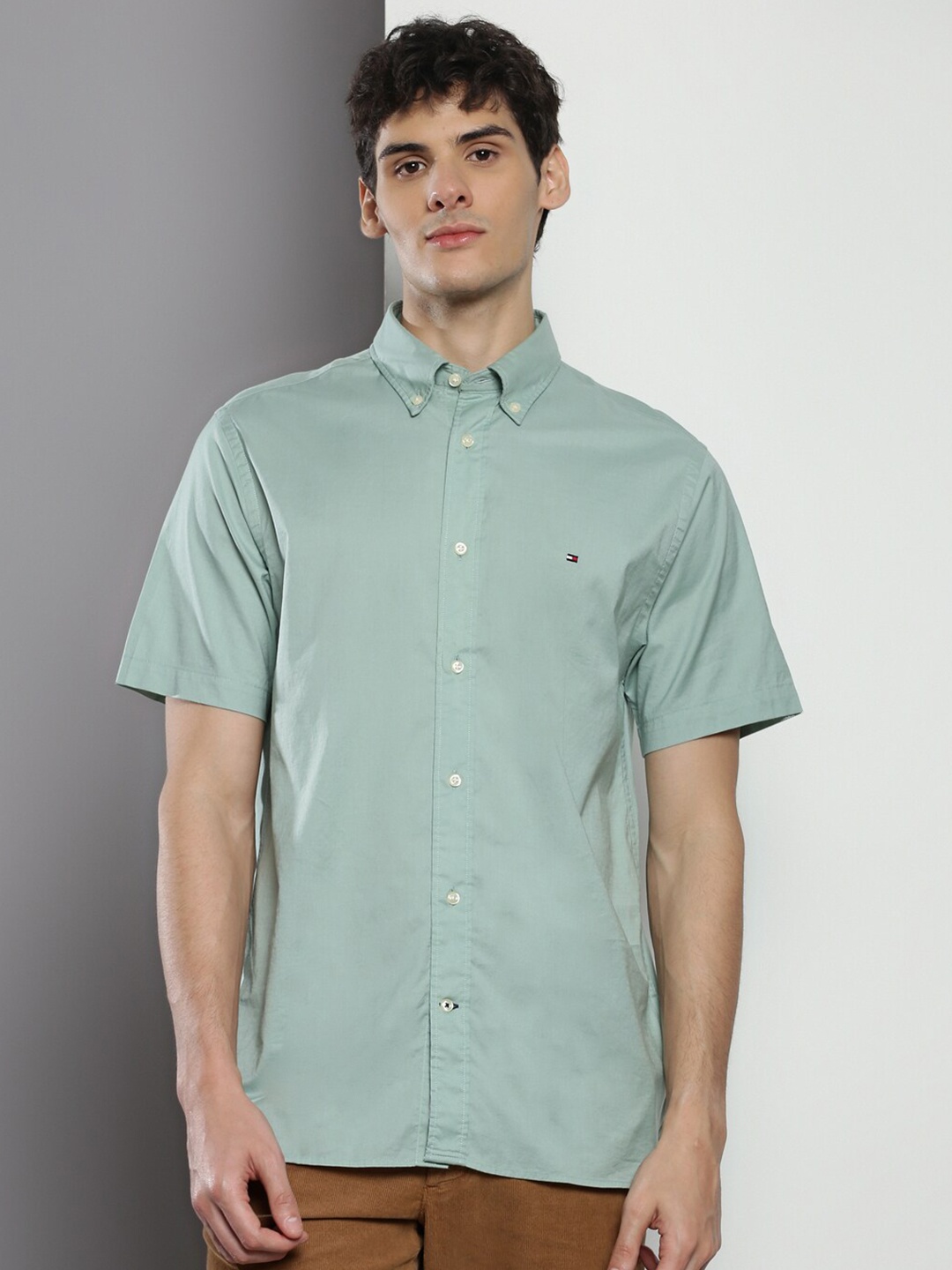 

Tommy Hilfiger Short Sleeves Button-Down Collar Casual Shirt, Green