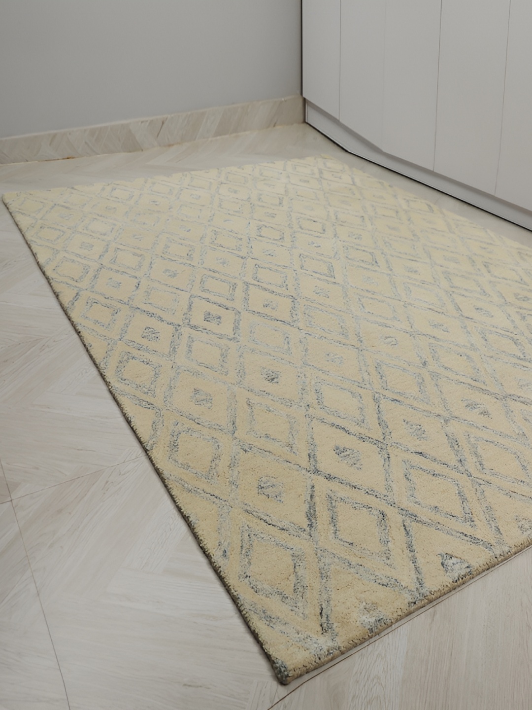 

MIRZAPUR KALEEN AND RUGS Cream & Grey Handmade Woollen Carpet
