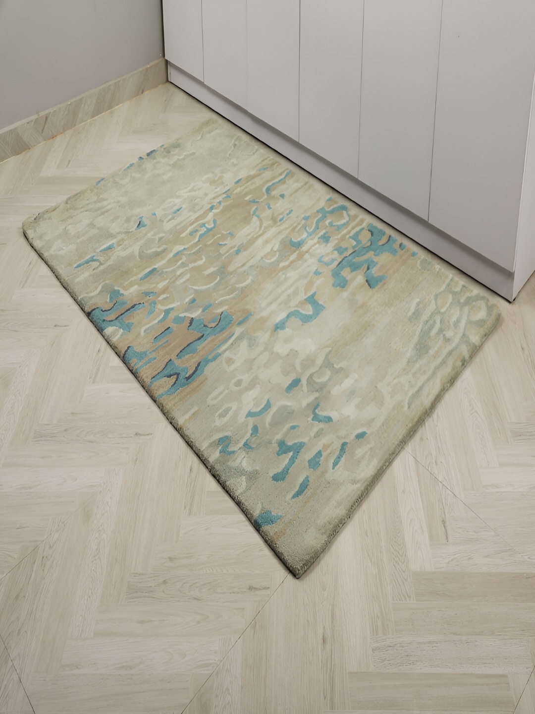 

MIRZAPUR KALEEN AND RUGS Assorted & Blue Handmade Woollen Carpet