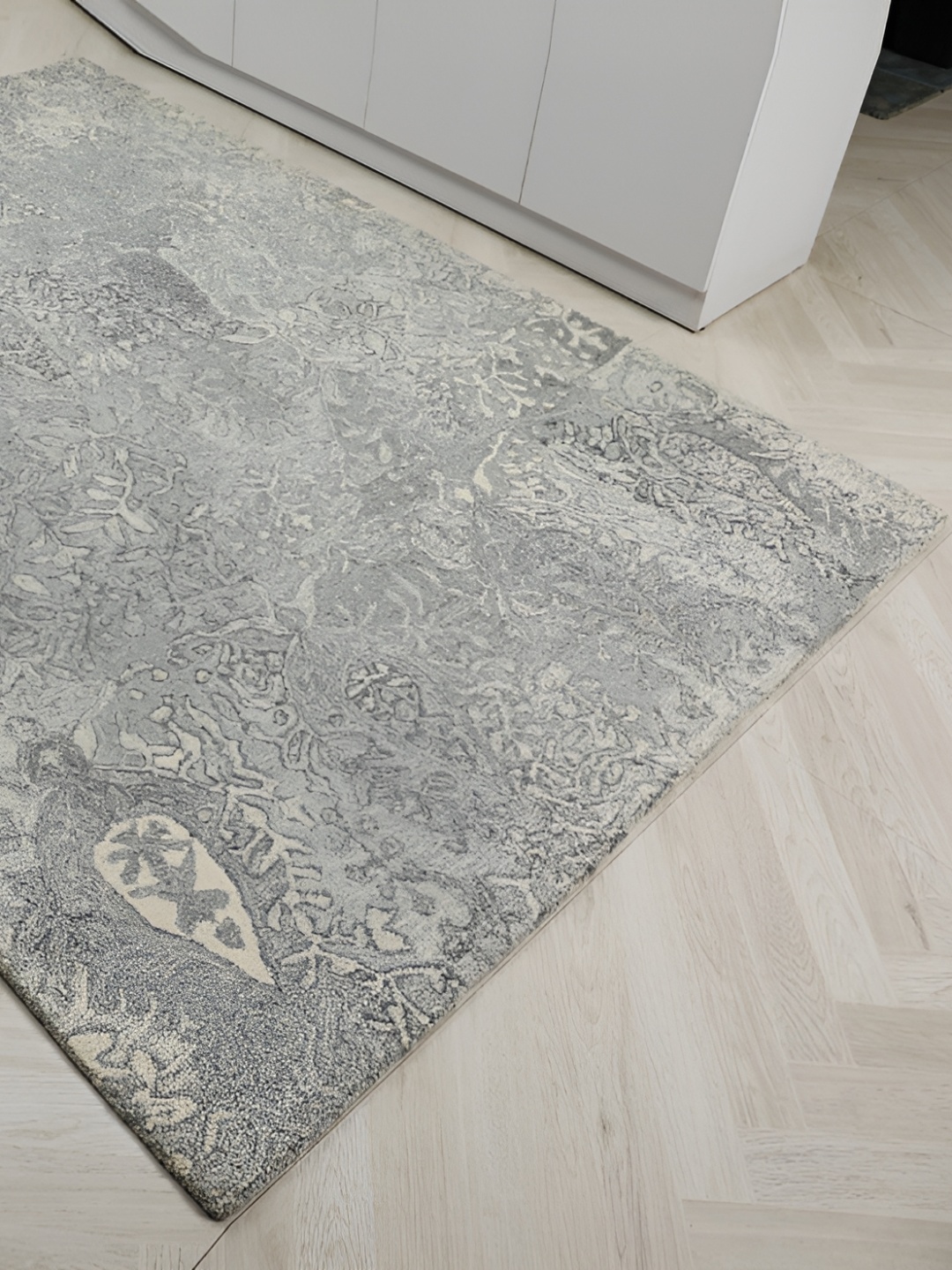 

MIRZAPUR KALEEN AND RUGS Grey & Beige Handmade Woollen Carpet