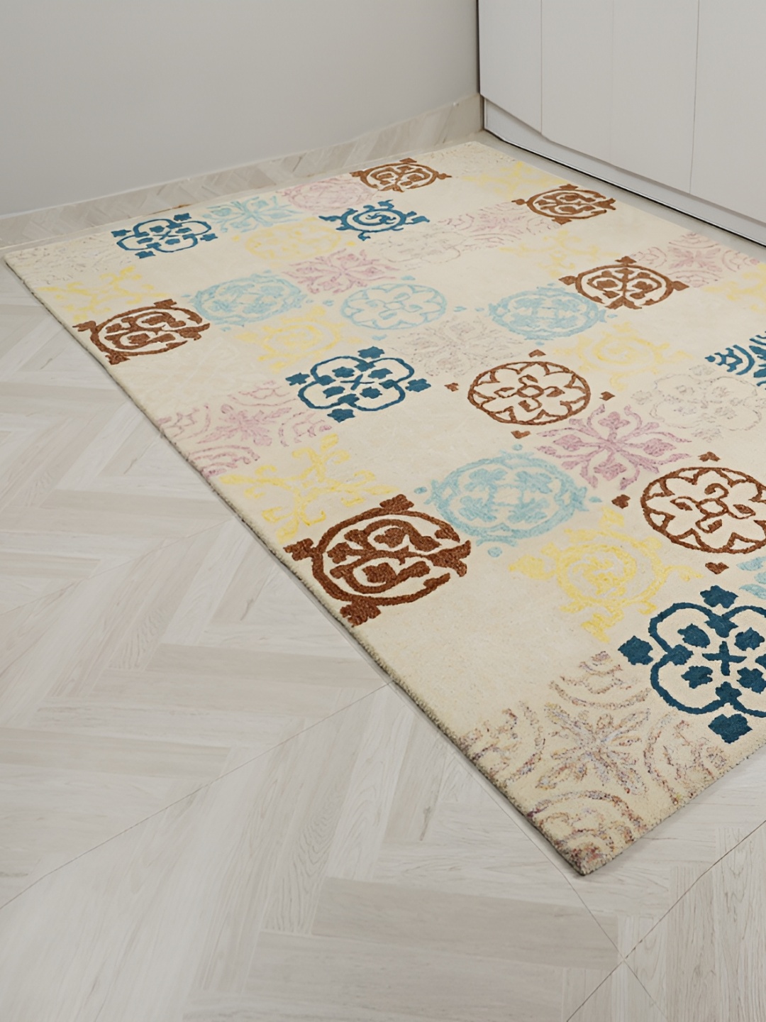 

MIRZAPUR KALEEN AND RUGS Beige & Blue Handmade Woollen Carpet