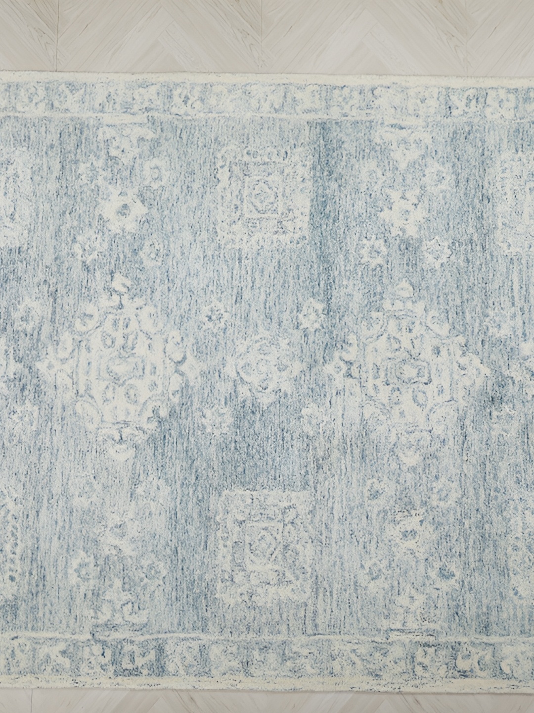 

MIRZAPUR KALEEN AND RUGS Blue Contemporary Woollen Carpet