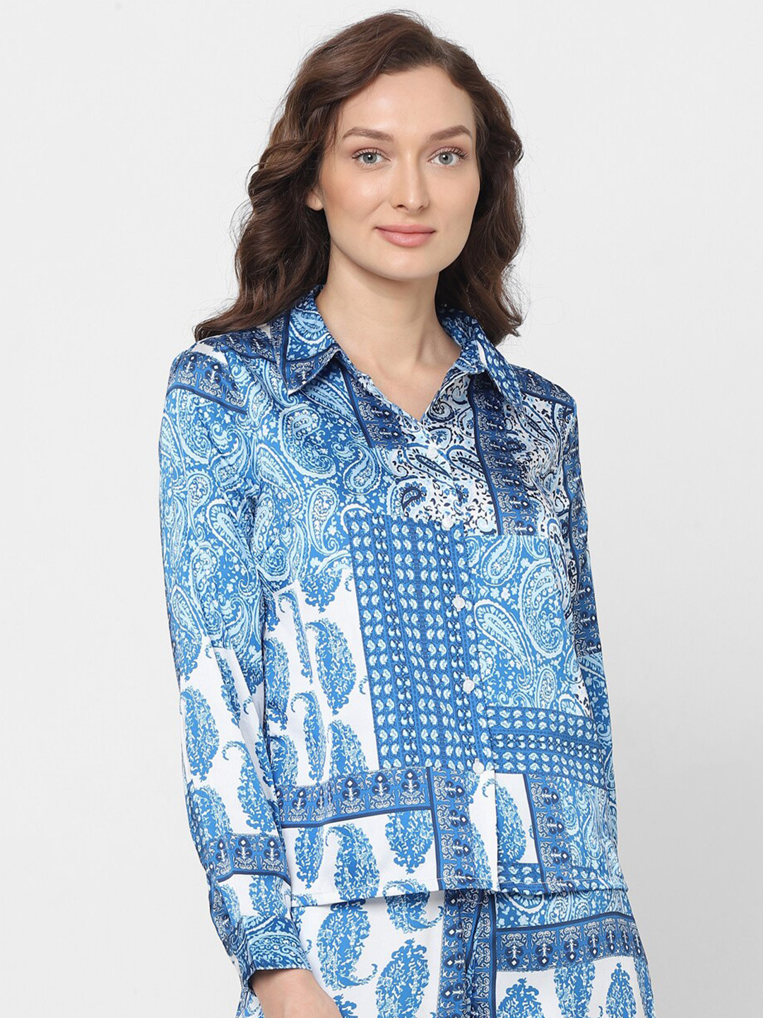 

Vero Moda Slim Fit Ethnic Motifs Printed Casual Shirt, Blue