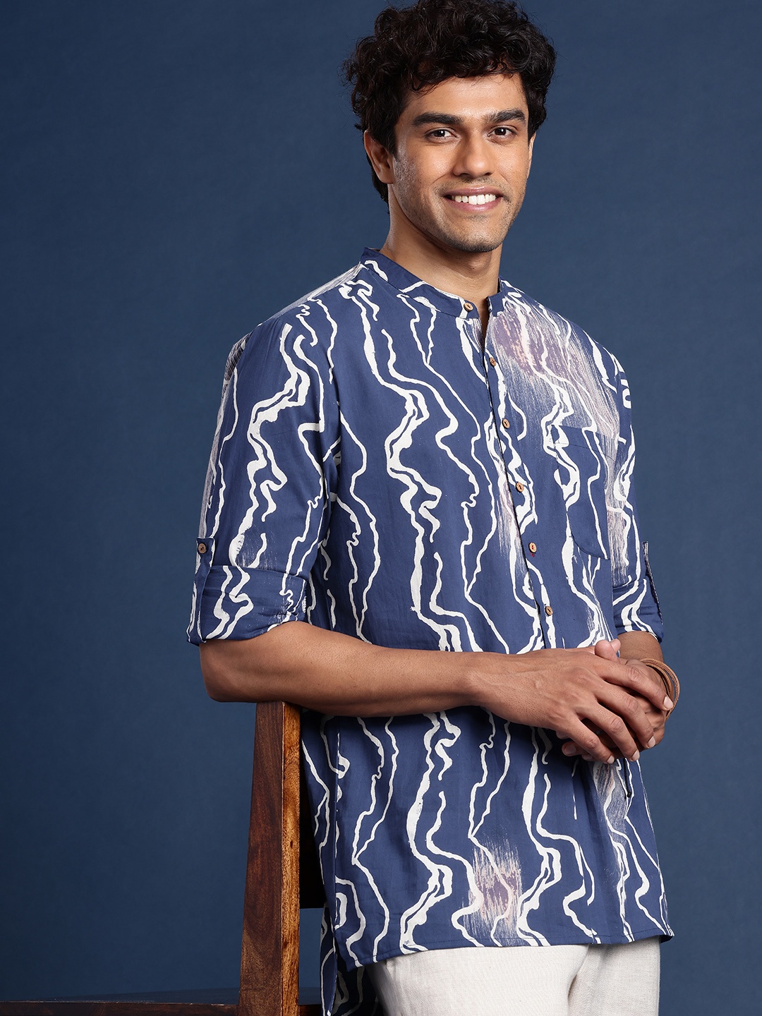 

Taavi Pure Cotton Printed Dabu Short Kurta, Blue