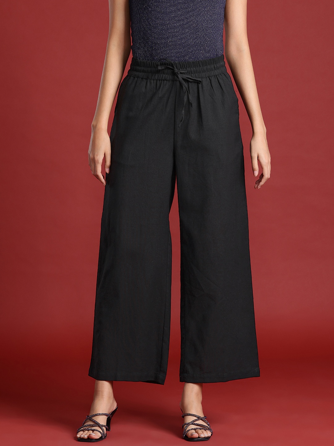 

all about you Women Cropped Cotton Linen Trousers, Black