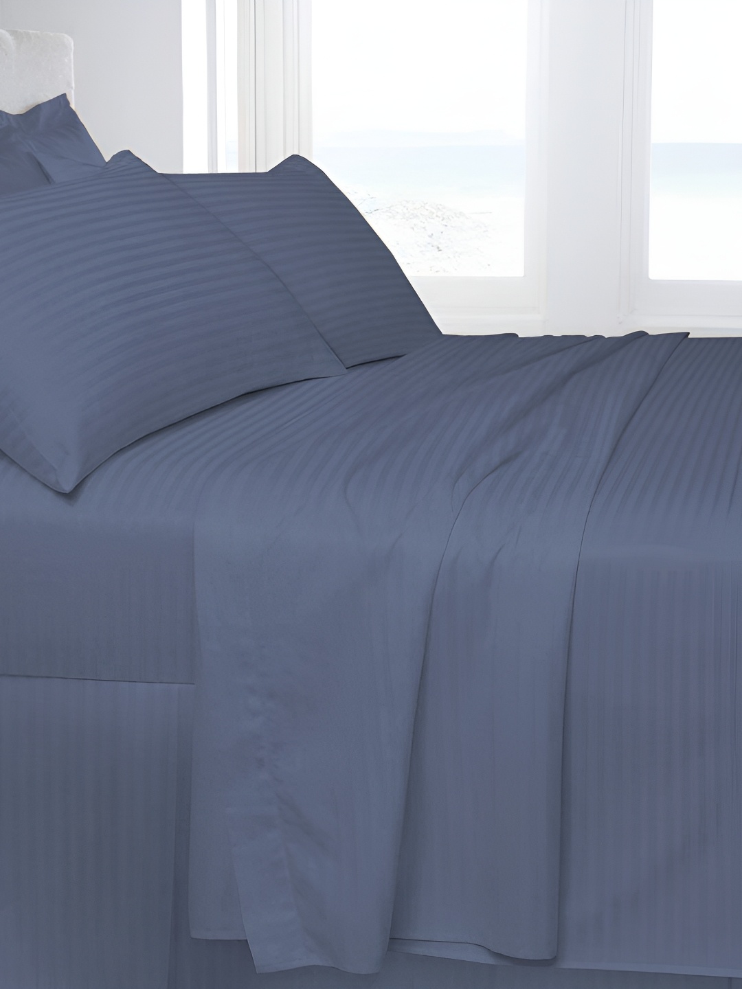 

LINENOVATION Blue Striped Cotton 220 TC King Bedsheet with 2 Pillow Covers