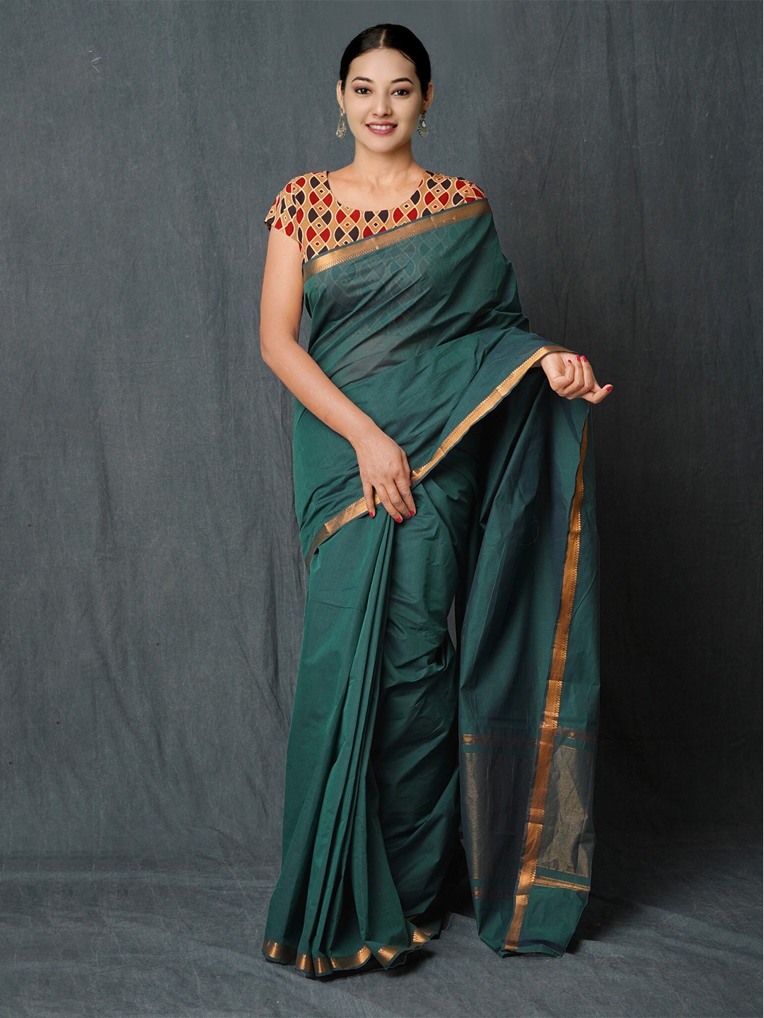 

Unnati Silks Zari Detailed Pure Cotton Handloom Mangalagiri Saree, Green
