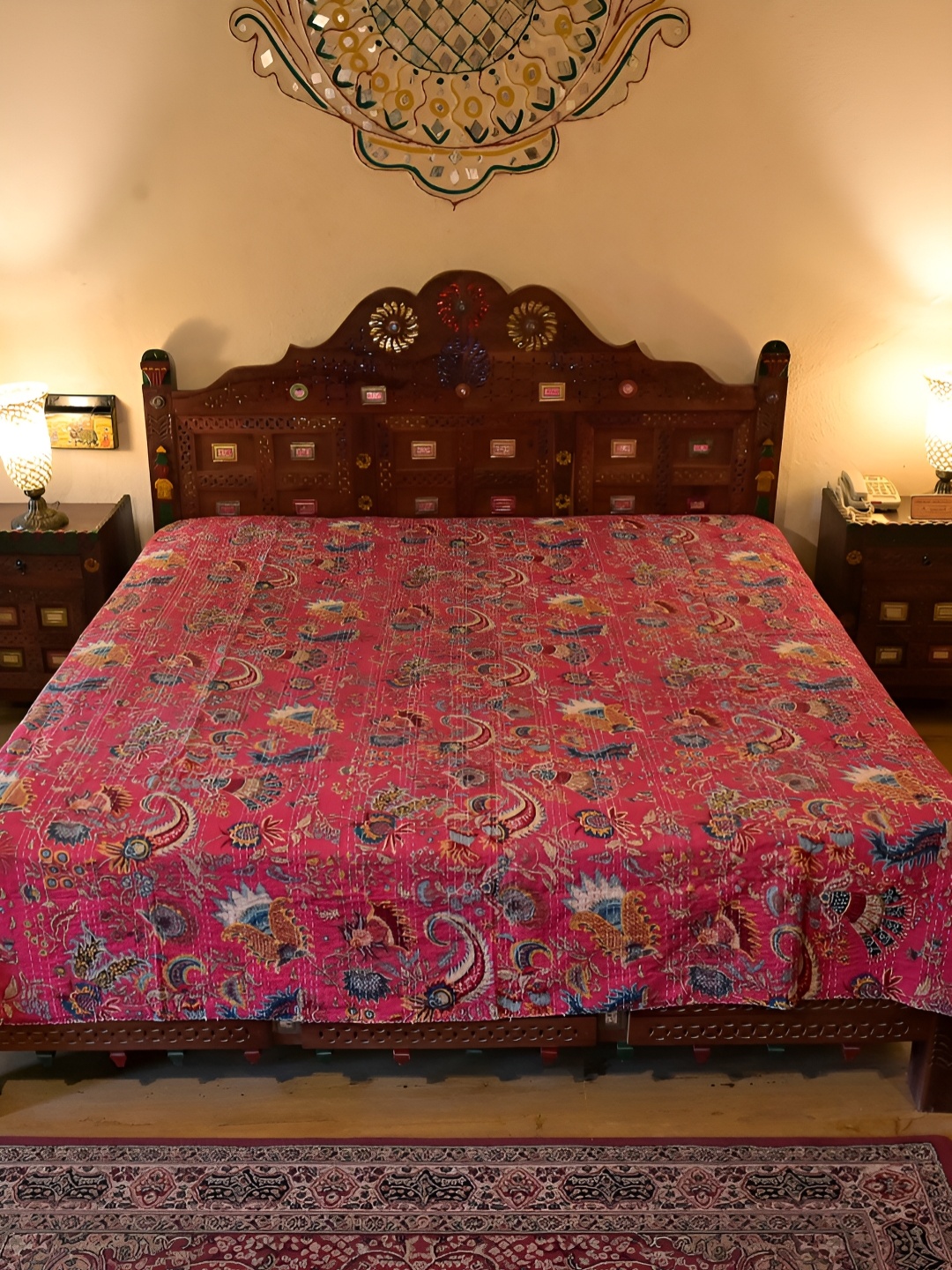 

Chokhi Dhani Kalagram Red& White Floral Cotton Queen Bedsheet