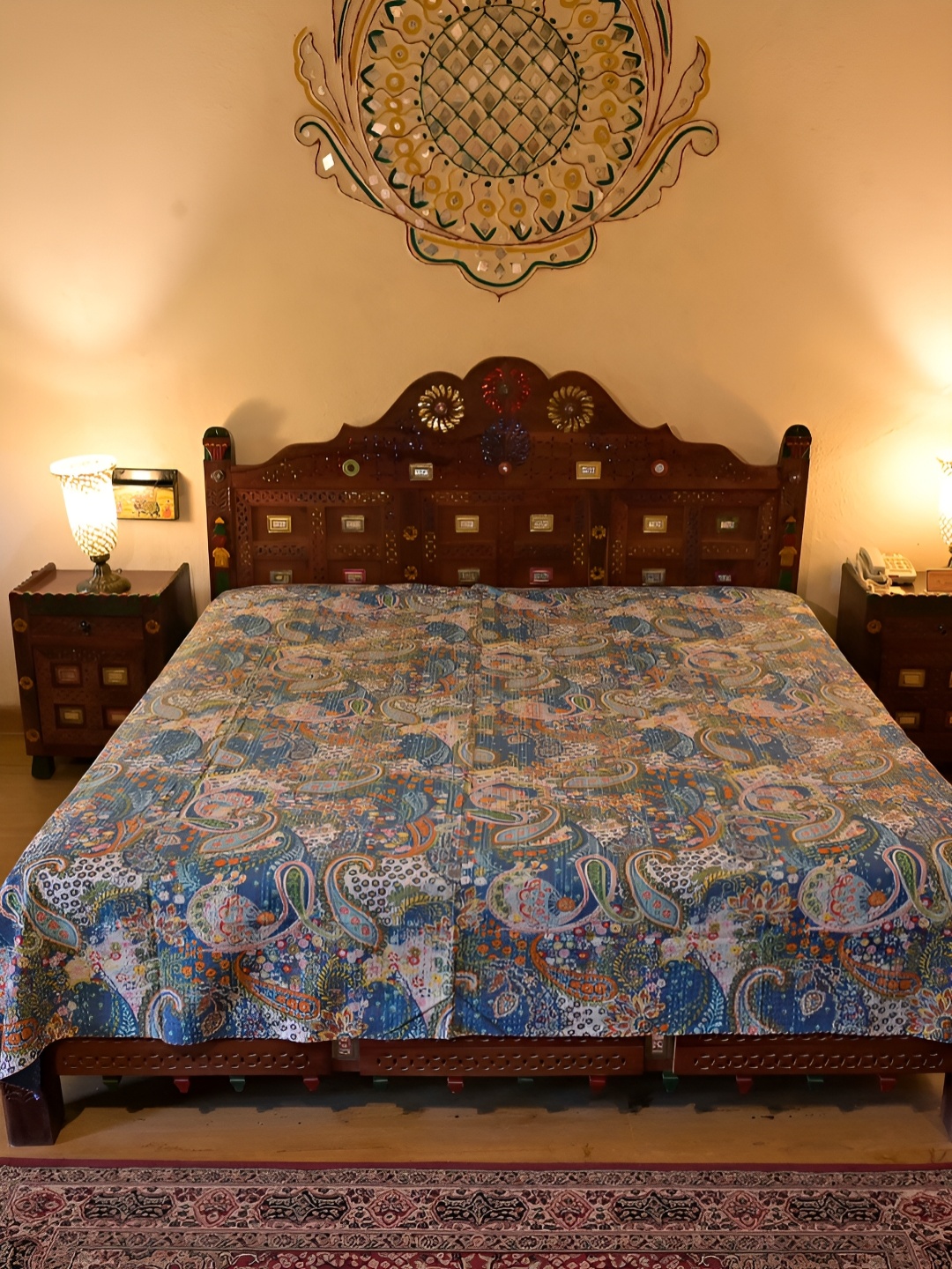

Chokhi Dhani Kalagram Blue& White Floral Cotton Queen Bedsheet