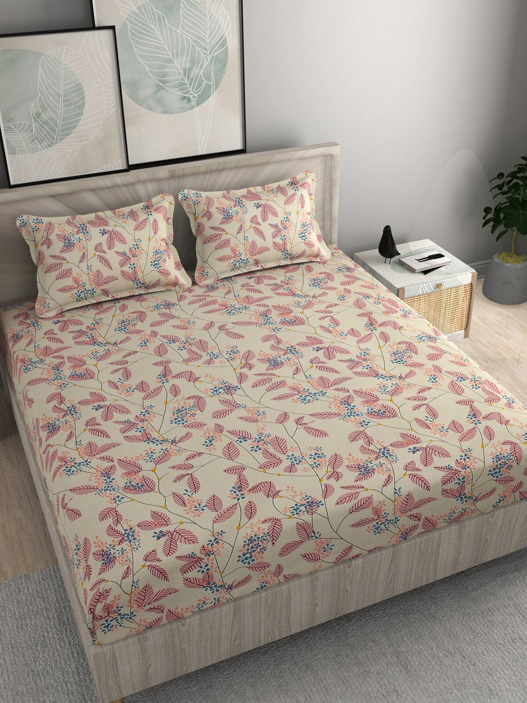 

FINE TEX WORLD Pink Floral 210 TC King 160GSM Bedsheet With 2 Pillow Covers
