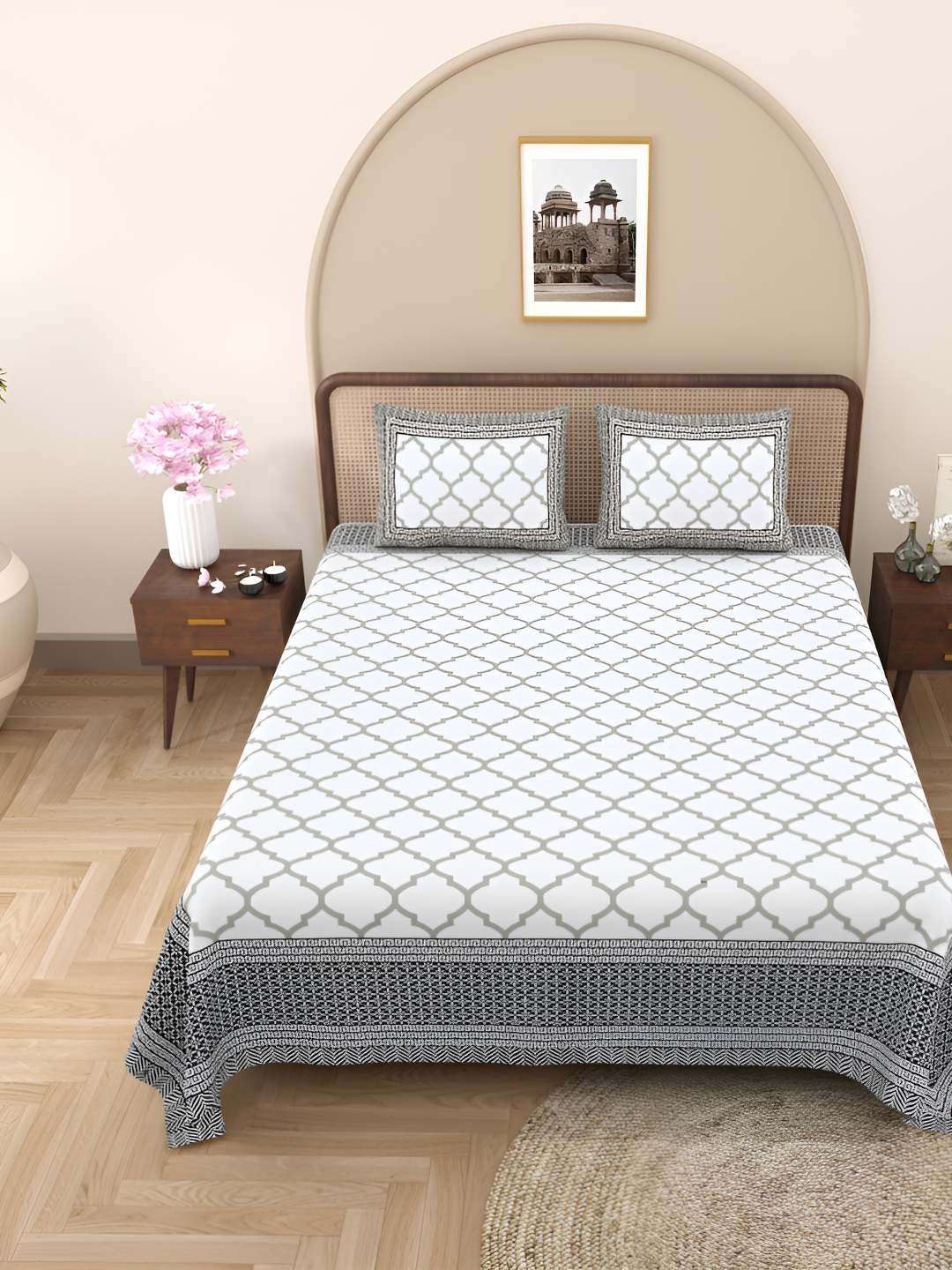 

Jinaya's White & Grey Geometric Cotton 300 TC Queen Bedsheet with 2 Pillow Covers