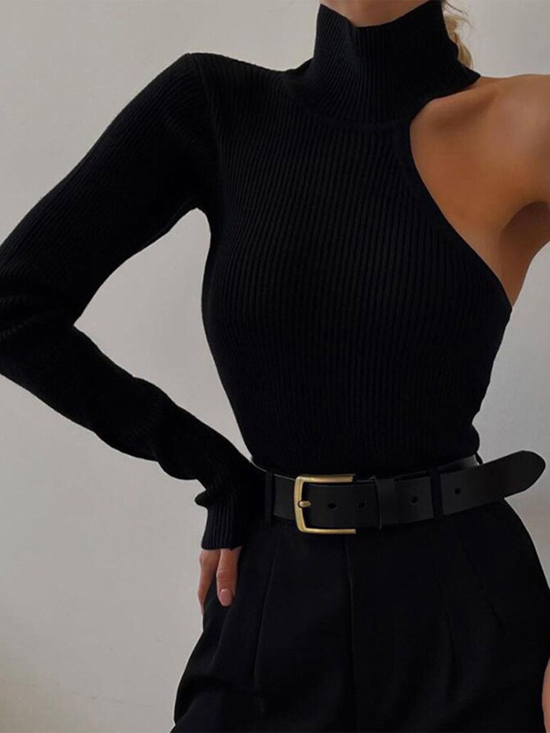 

StyleCast Black One Shoulder Crop Fitted Top
