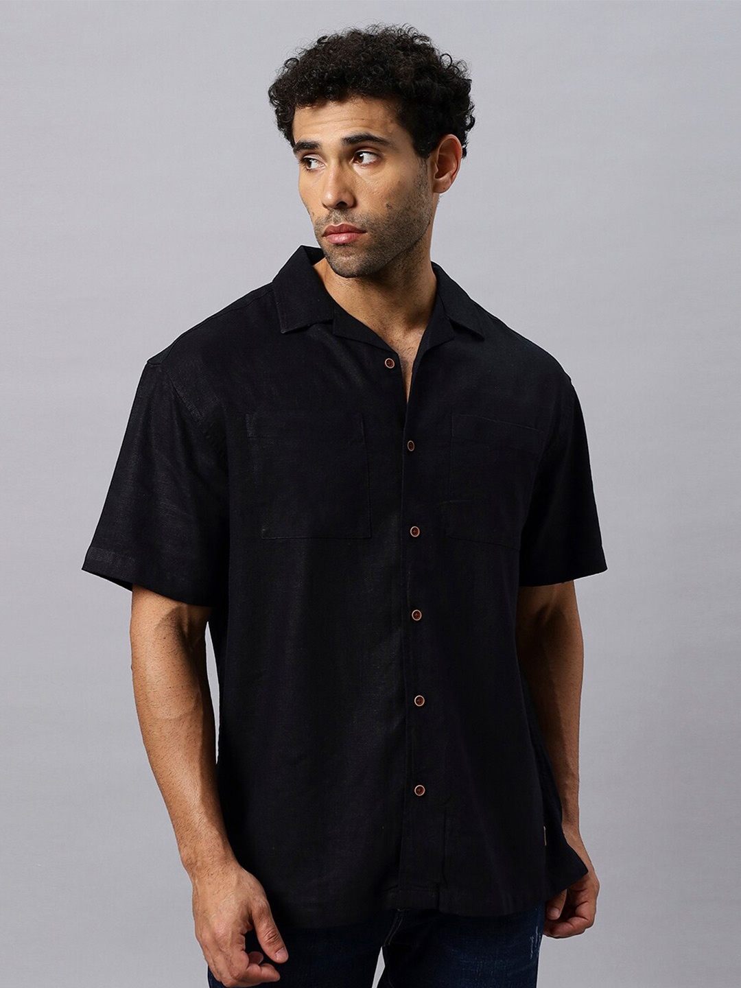 

Roadster Relaxed Spread Collar Casual Shirts, Black