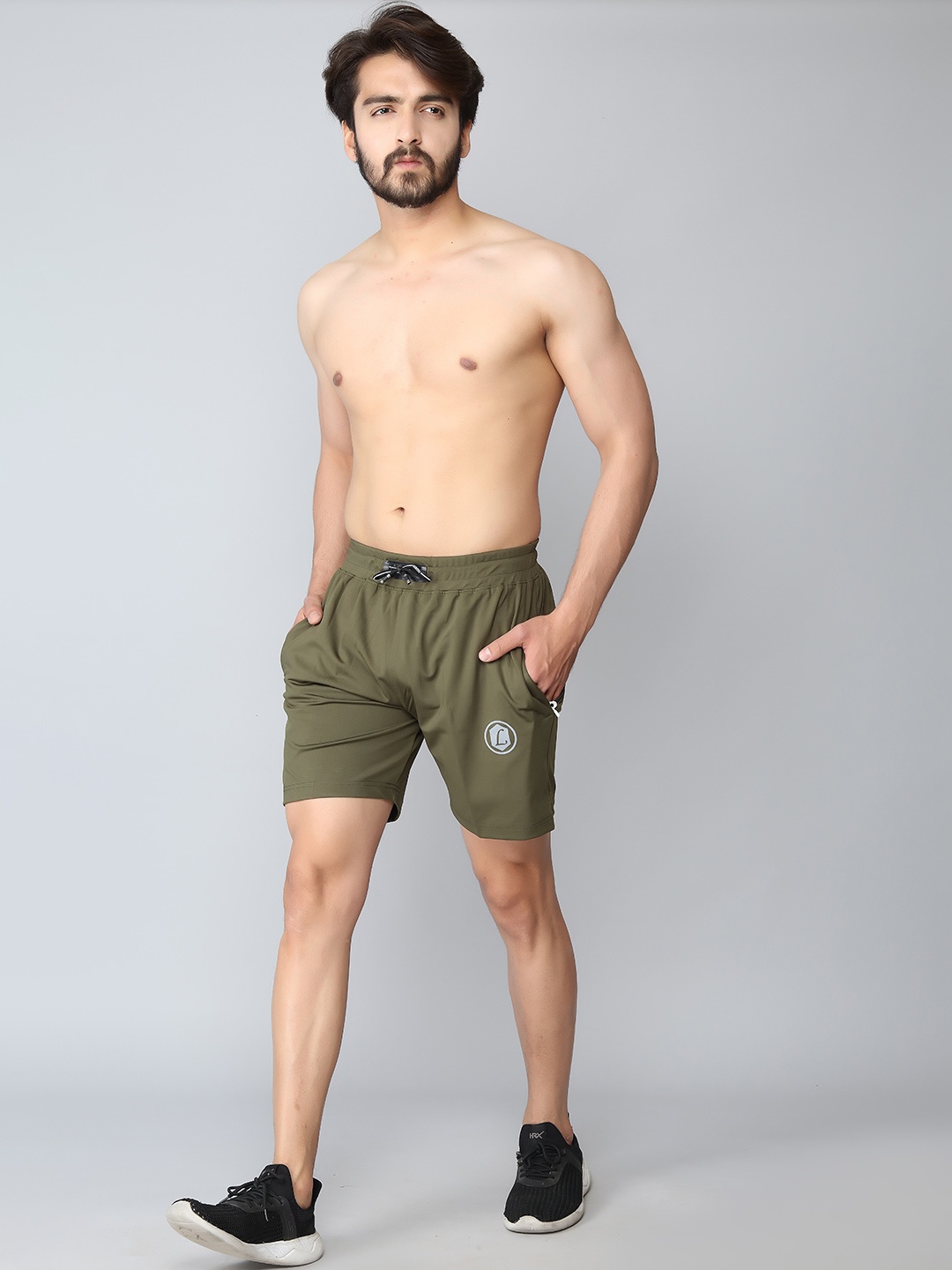

INDIAN THREADS Men Regular Fit Low-Rise Shorts, Olive