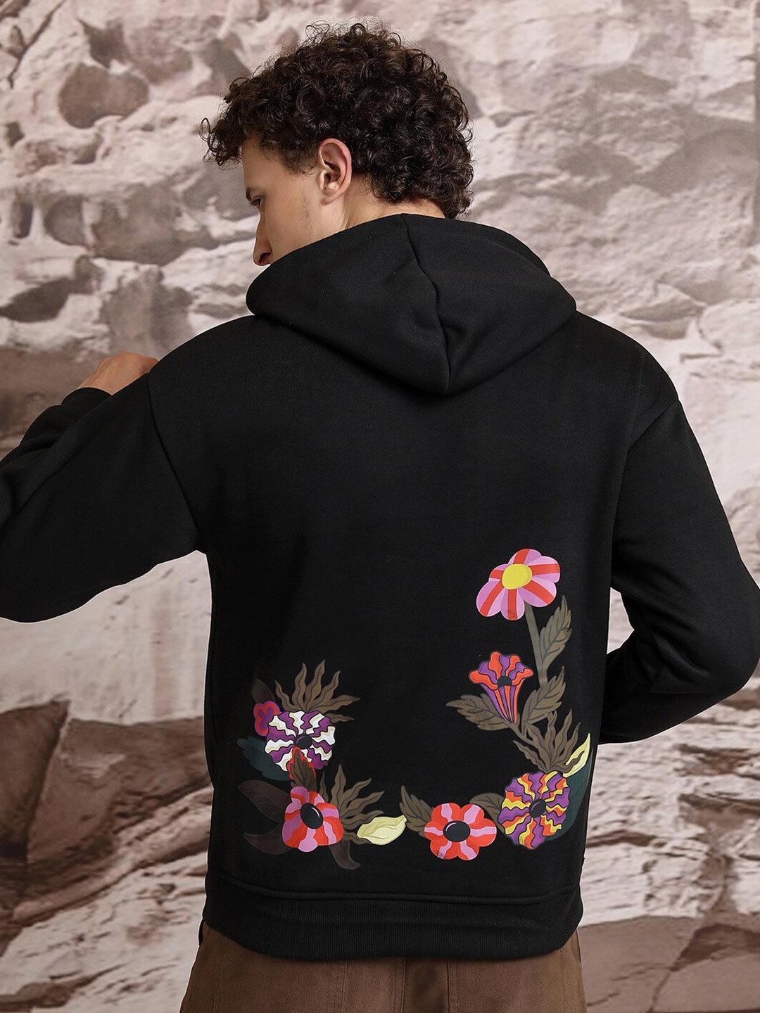 

HIGHLANDER Floral Printed Hooded Relaxed Fit Drop Shoulder Sleeves Pullover Sweatshirt, Black