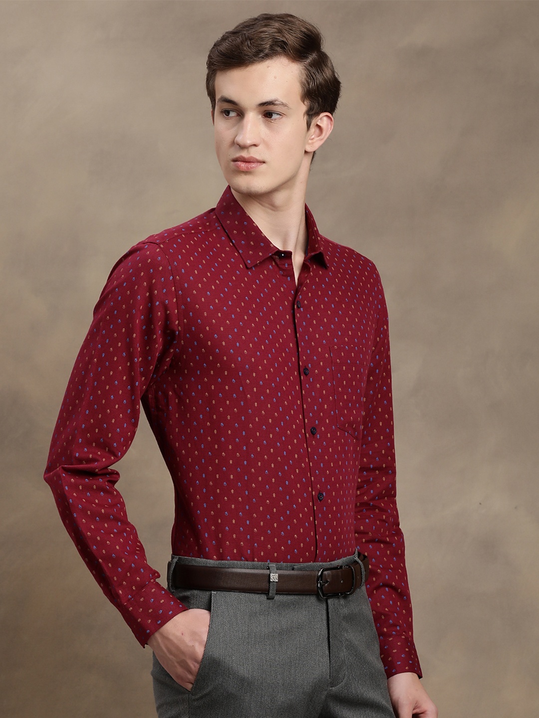 

Turtle Smart Slim Fit Micro Ditsy Printed Formal Cotton Linen Shirt, Maroon