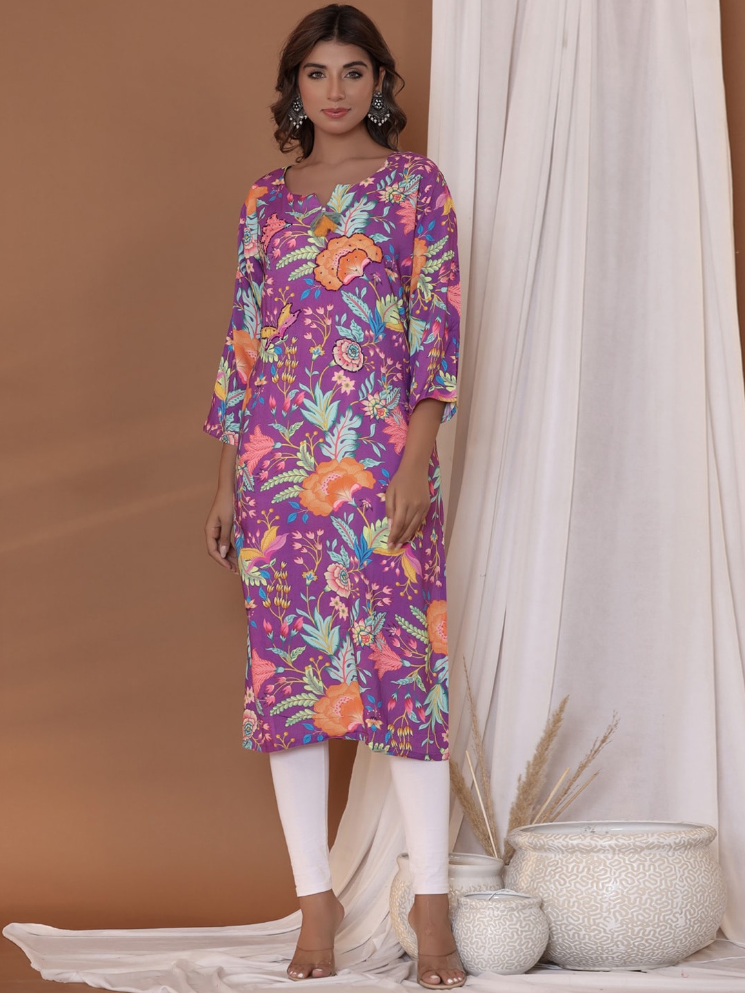 

Readiprint Floral Printed Notched Round Neck Straight Kurta, Purple