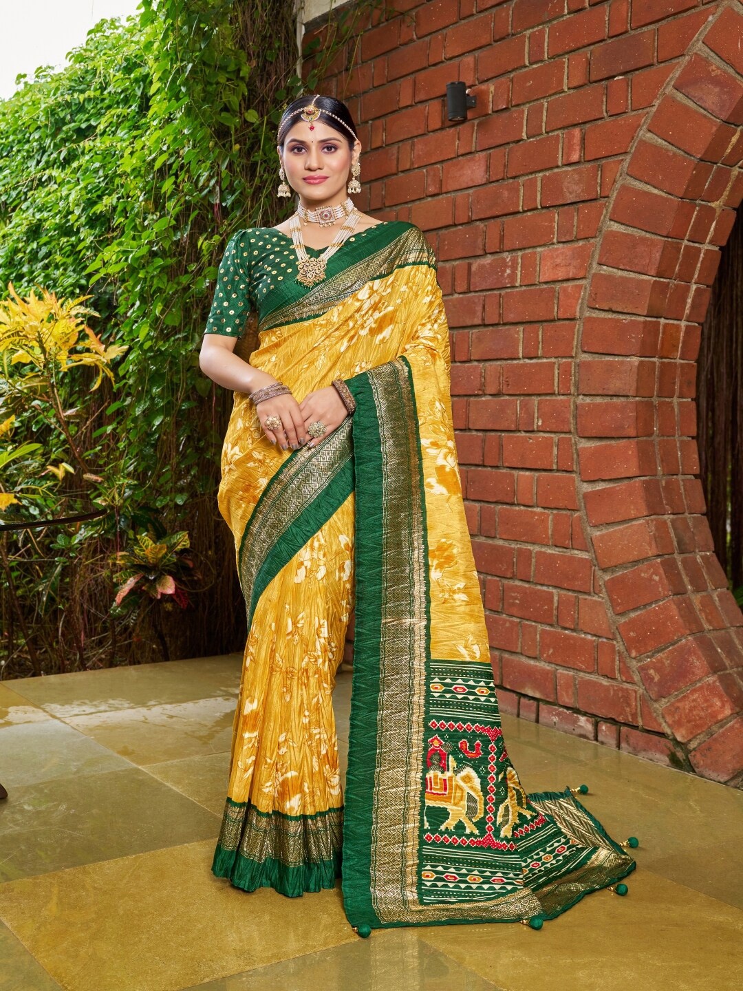 

Paramparik Textile Floral Printed Zari Pure Silk Banarasi Saree, Yellow