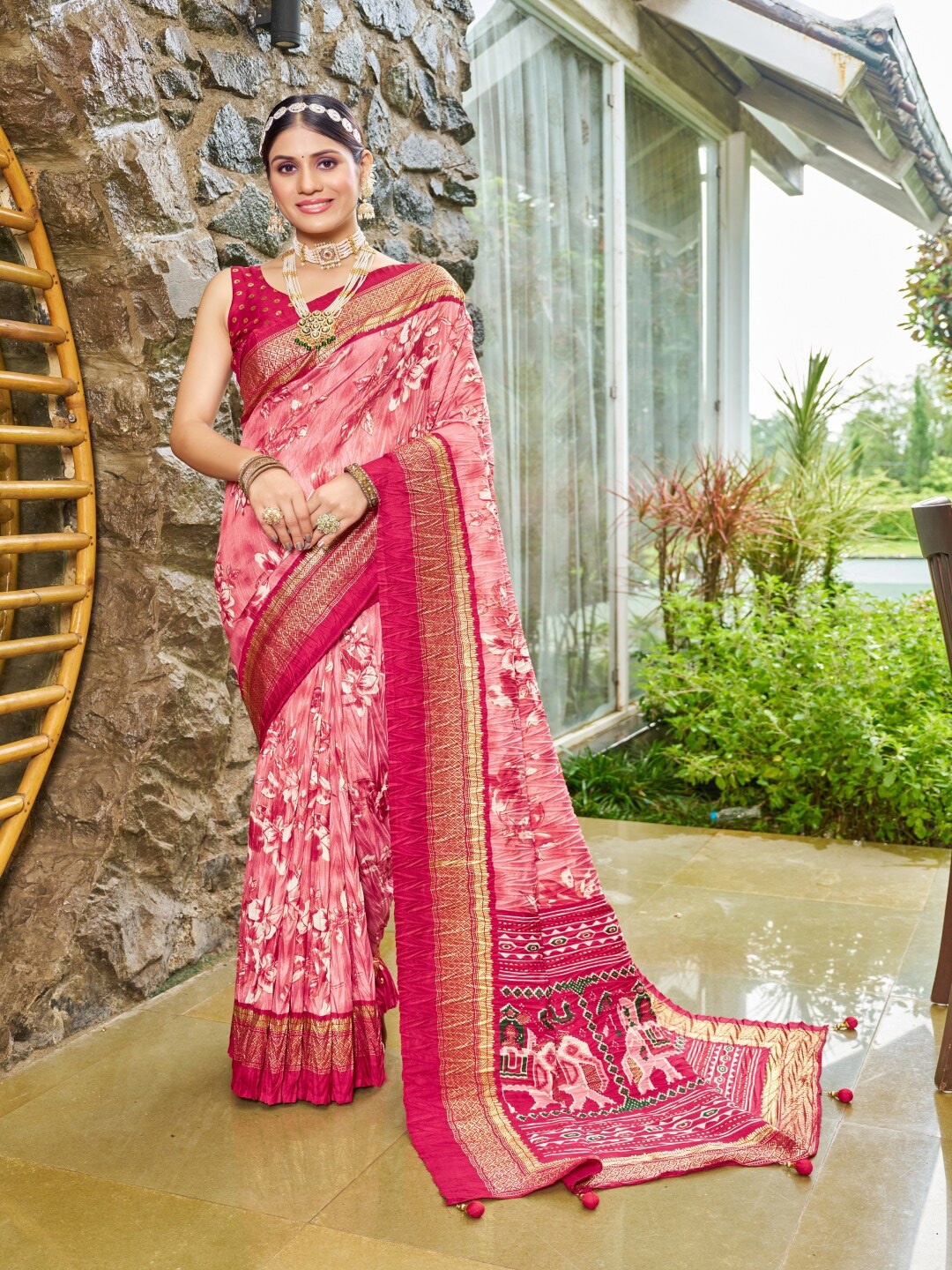 

Paramparik Textile Floral Printed Zari Pure Silk Banarasi Saree, Pink