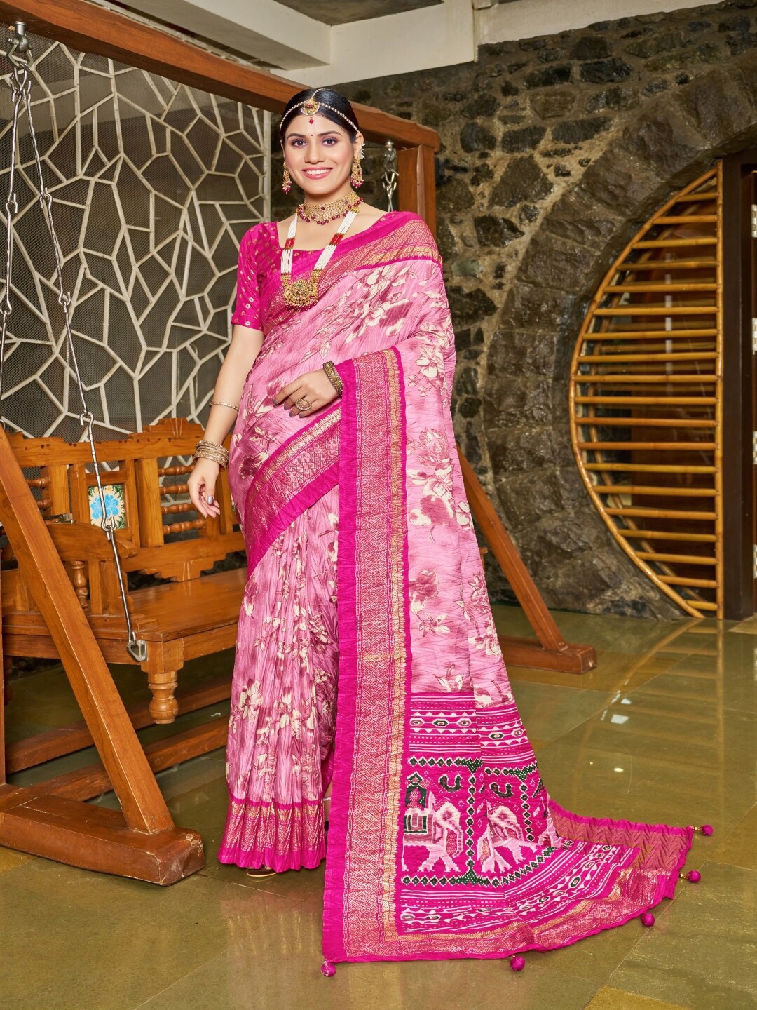 

Paramparik Textile Floral Printed Zari Pure Silk Banarasi Saree, Pink