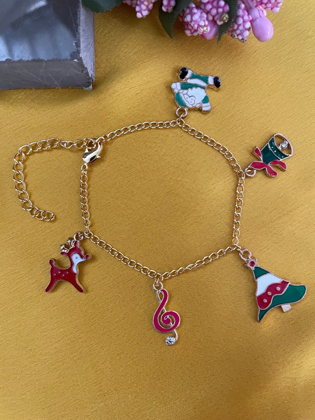 

Digital Dress Room Gold-Plated Enamelled Christmas Charm Bracelet