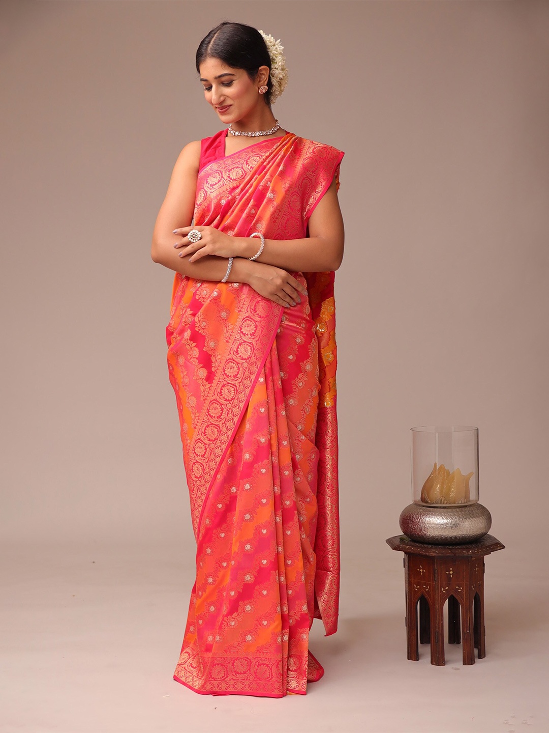 

ZARI Ethnic Motifs Woven Design Zari Brocade Saree, Red