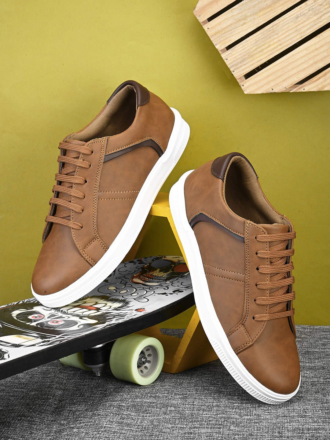 

The Roadster Lifestyle Co. Men Tan Lace-Up Lightweight Sneakers