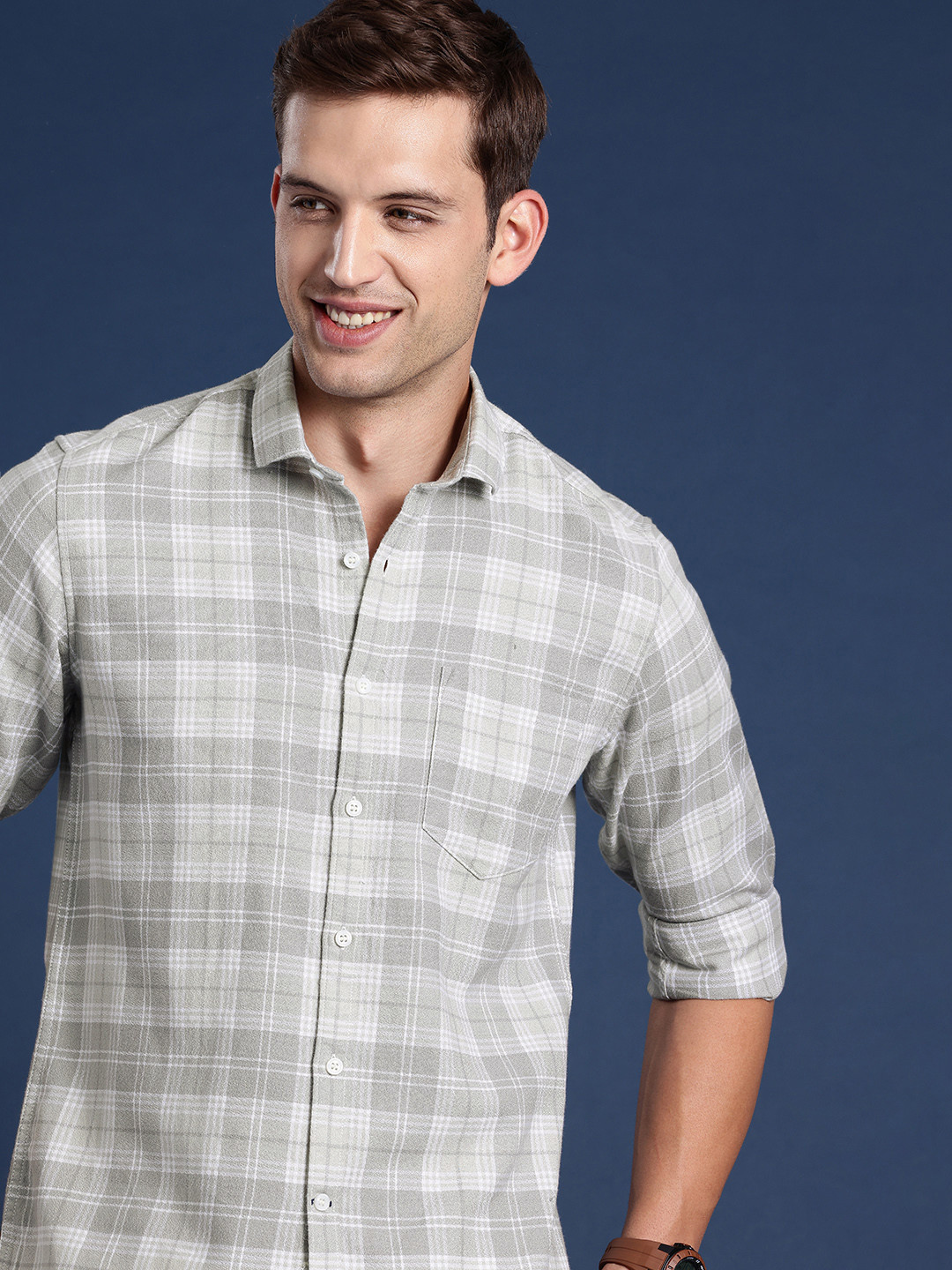 

Mast & Harbour Men Standard Checked Pure Cotton Casual Shirt, Grey