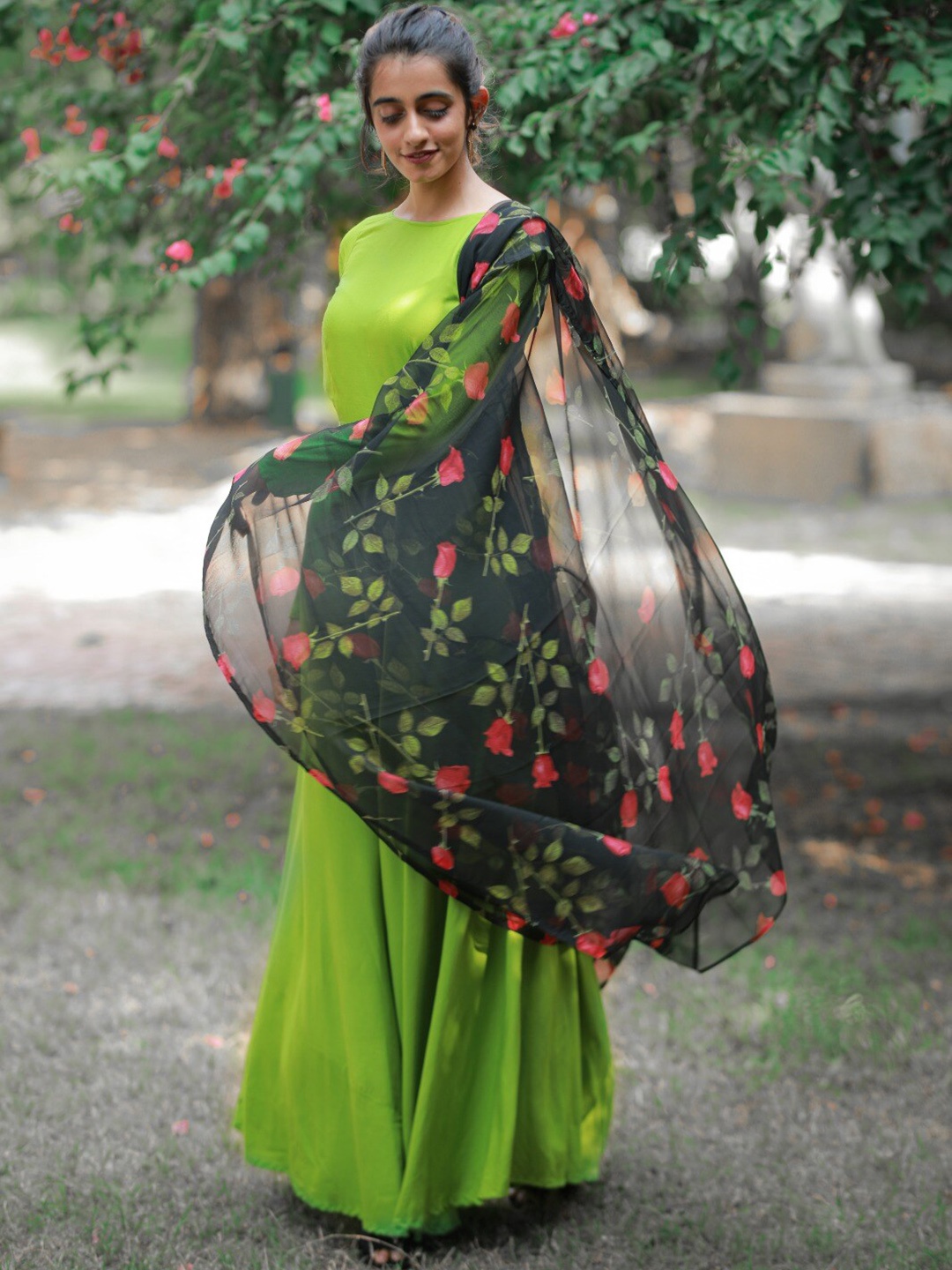 

Vinya Boat Neck Dress With Dupatta, Green