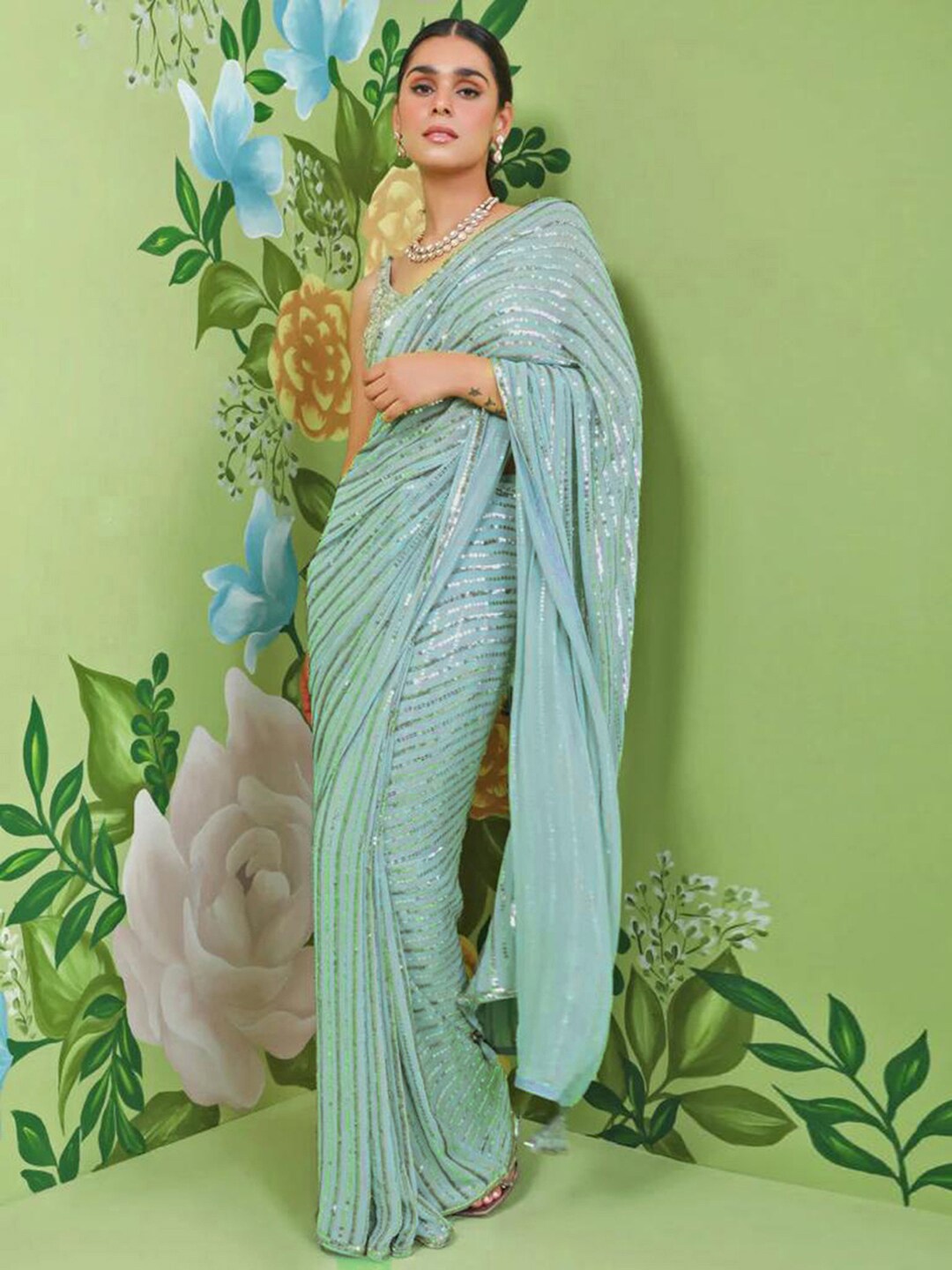 

Satrani Striped Sequinned Saree, Green